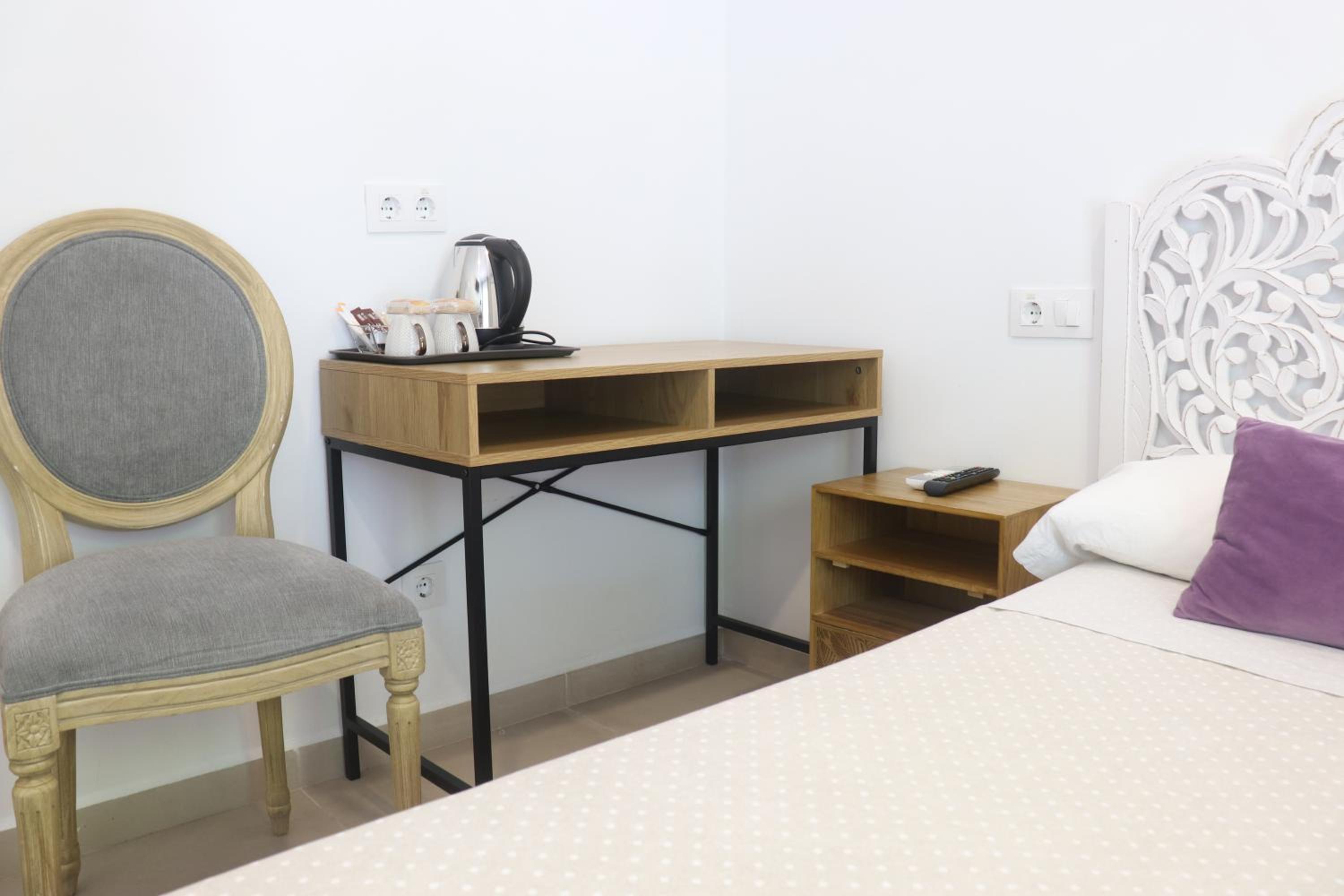 Double Room thumbnail 5