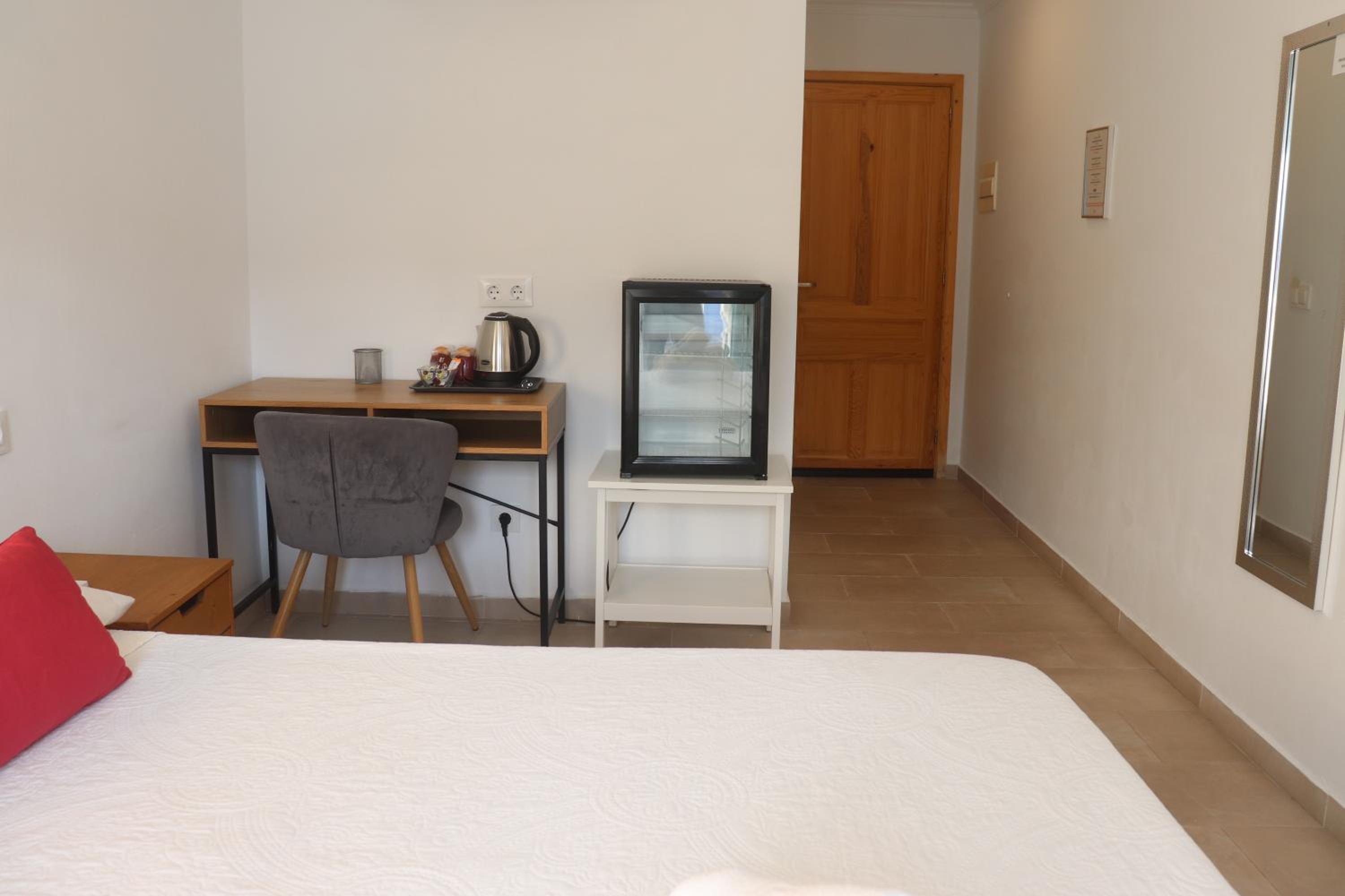 Double Room thumbnail 6