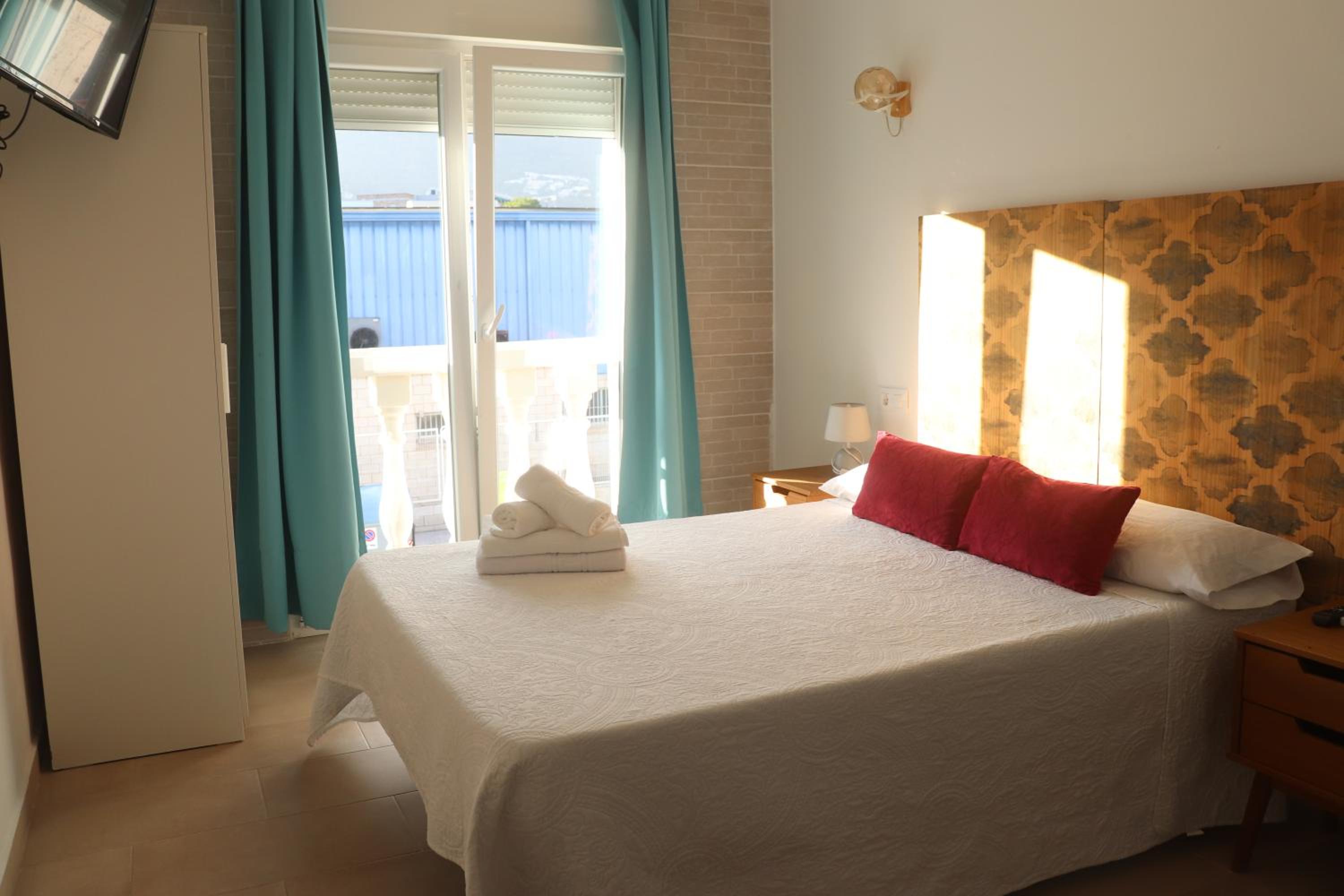 Double Room thumbnail 5