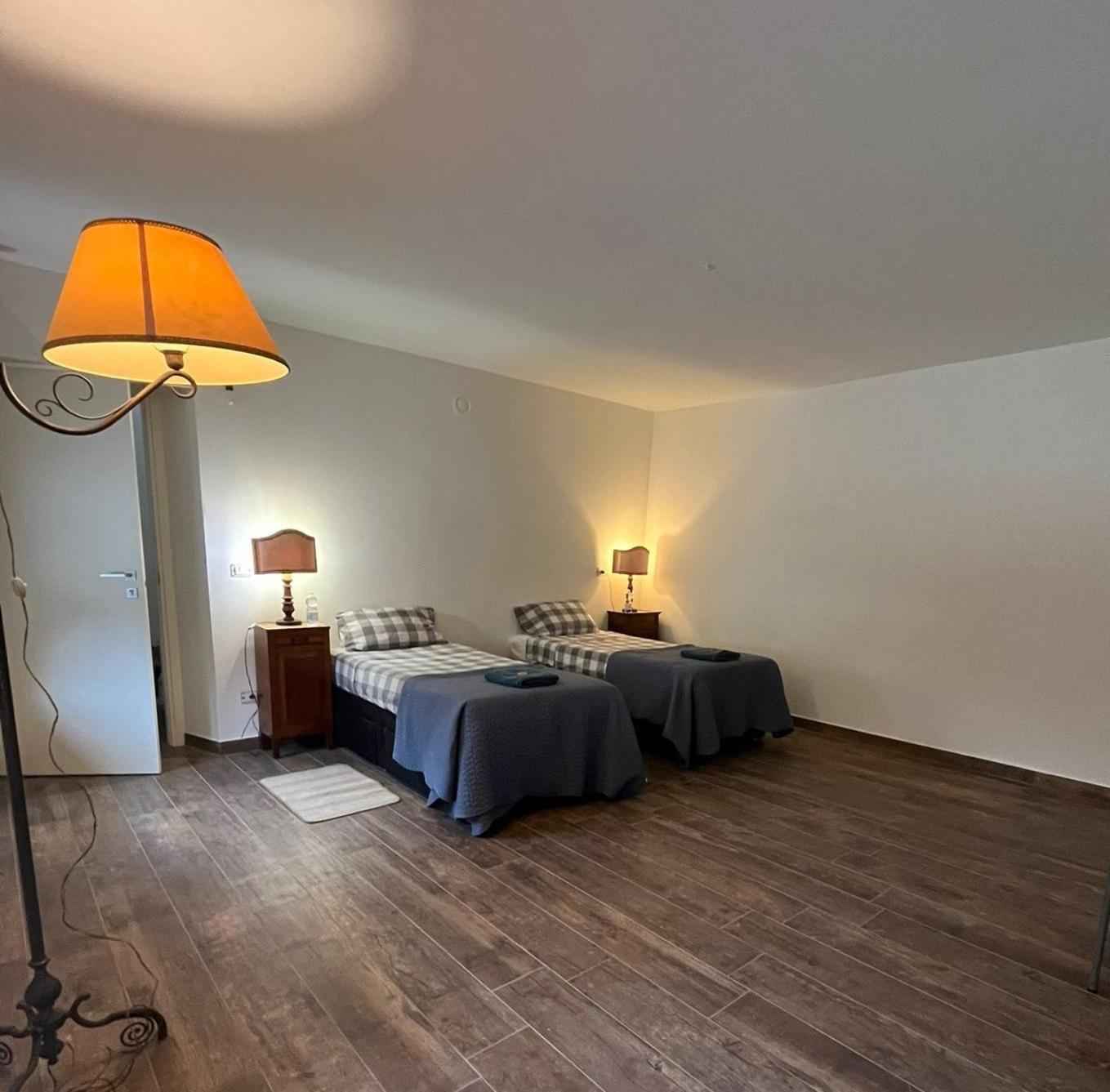 King Room with Roll-In Shower - Disability Access photo 1