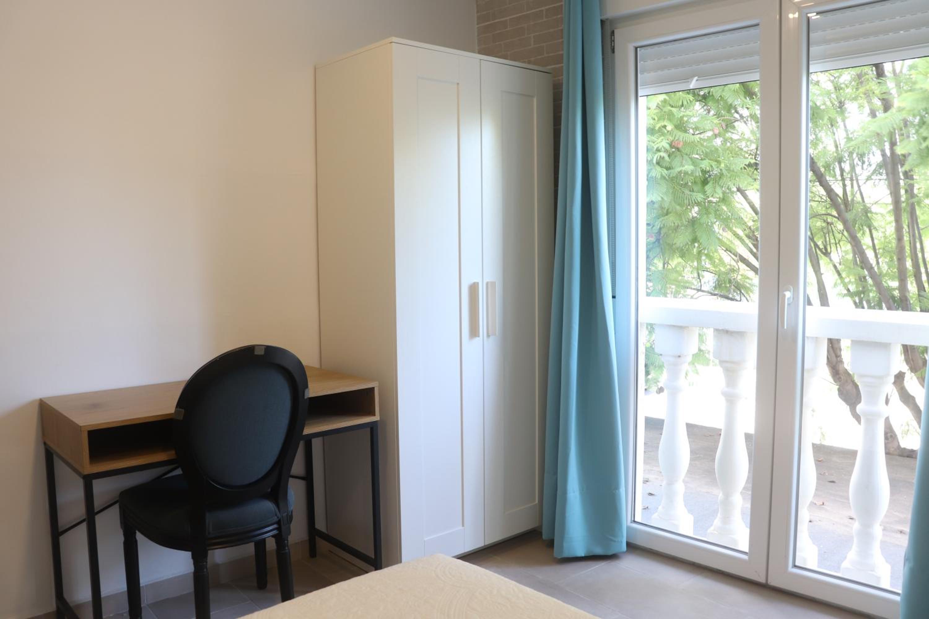 Double Room - Photo 12