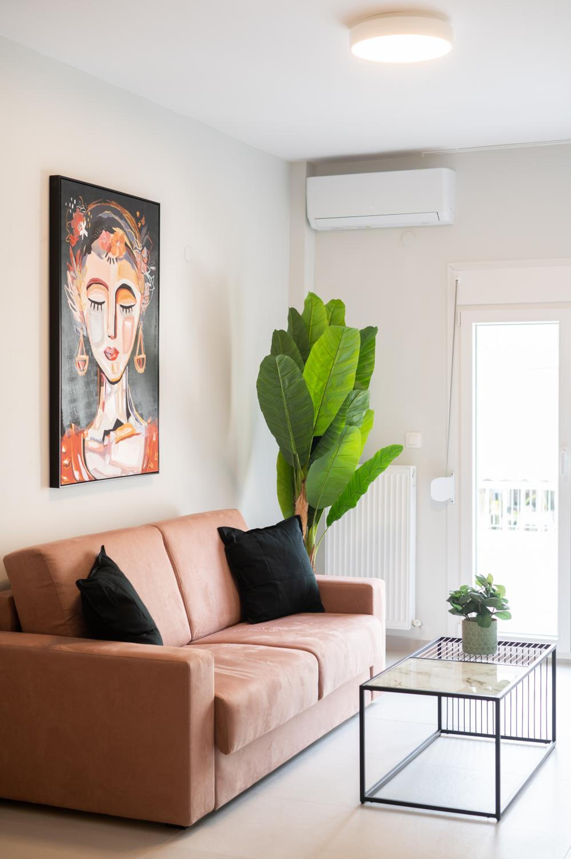 One-Bedroom Apartment with Balcony photo 1