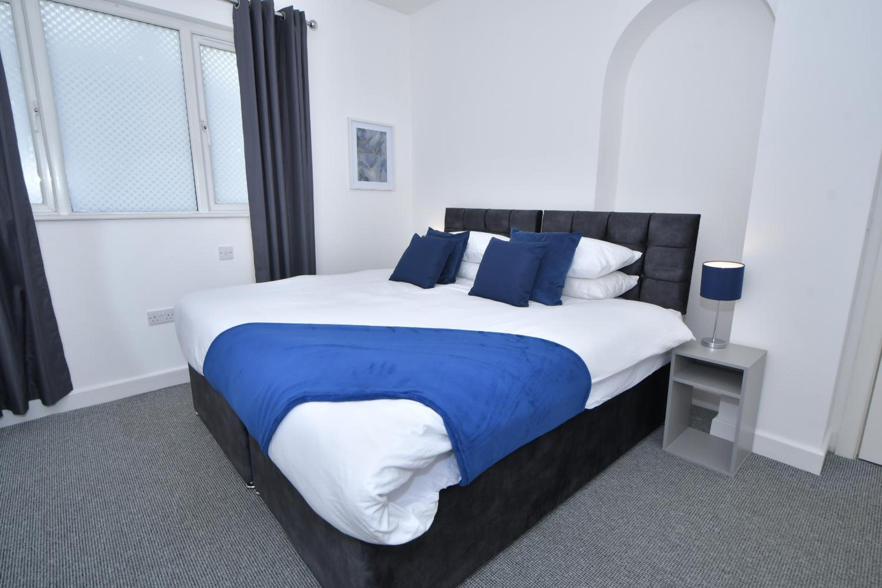 Double Room with Private Bathroom - Photo 4