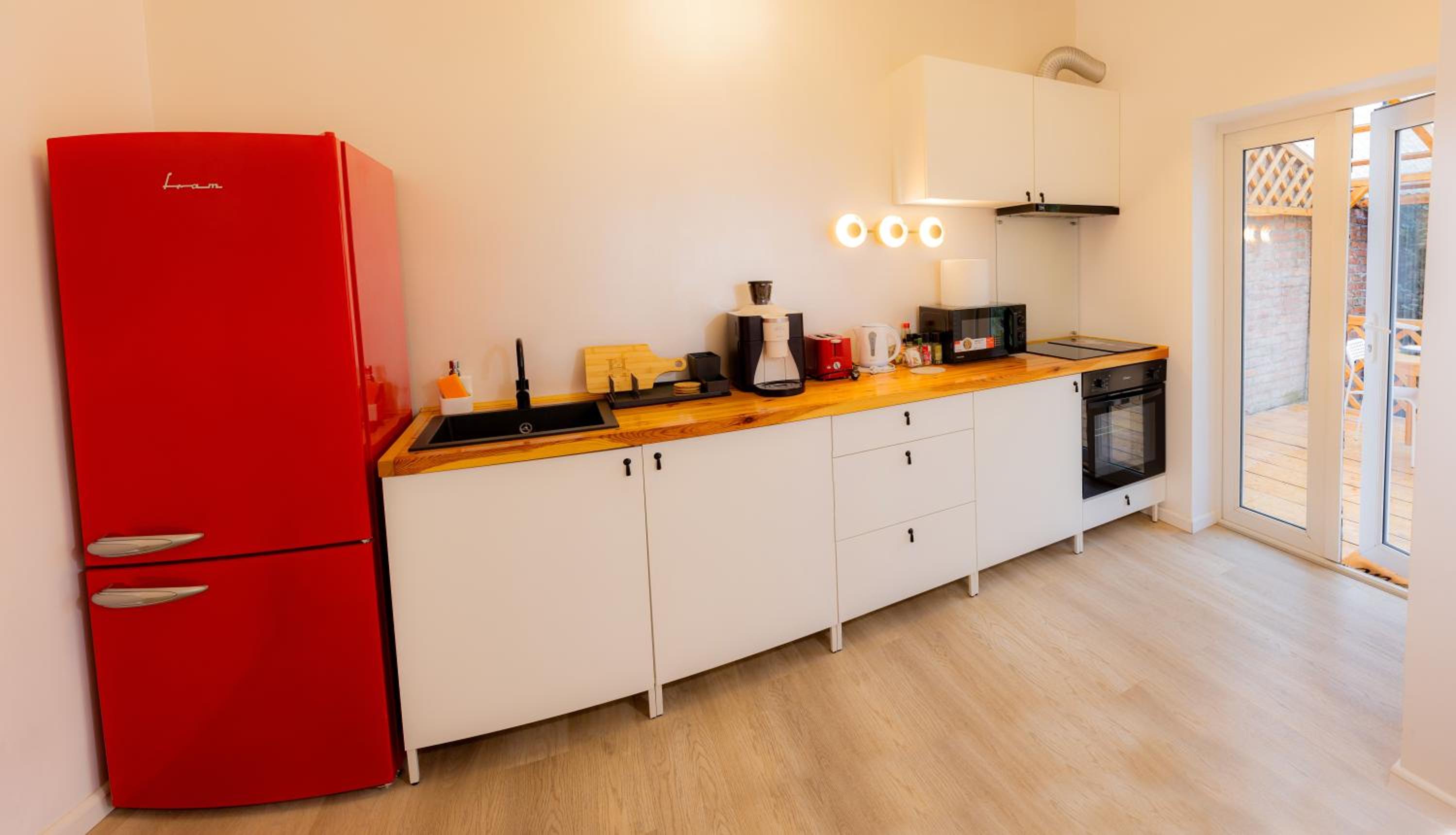 One-Bedroom Apartment - Photo 4