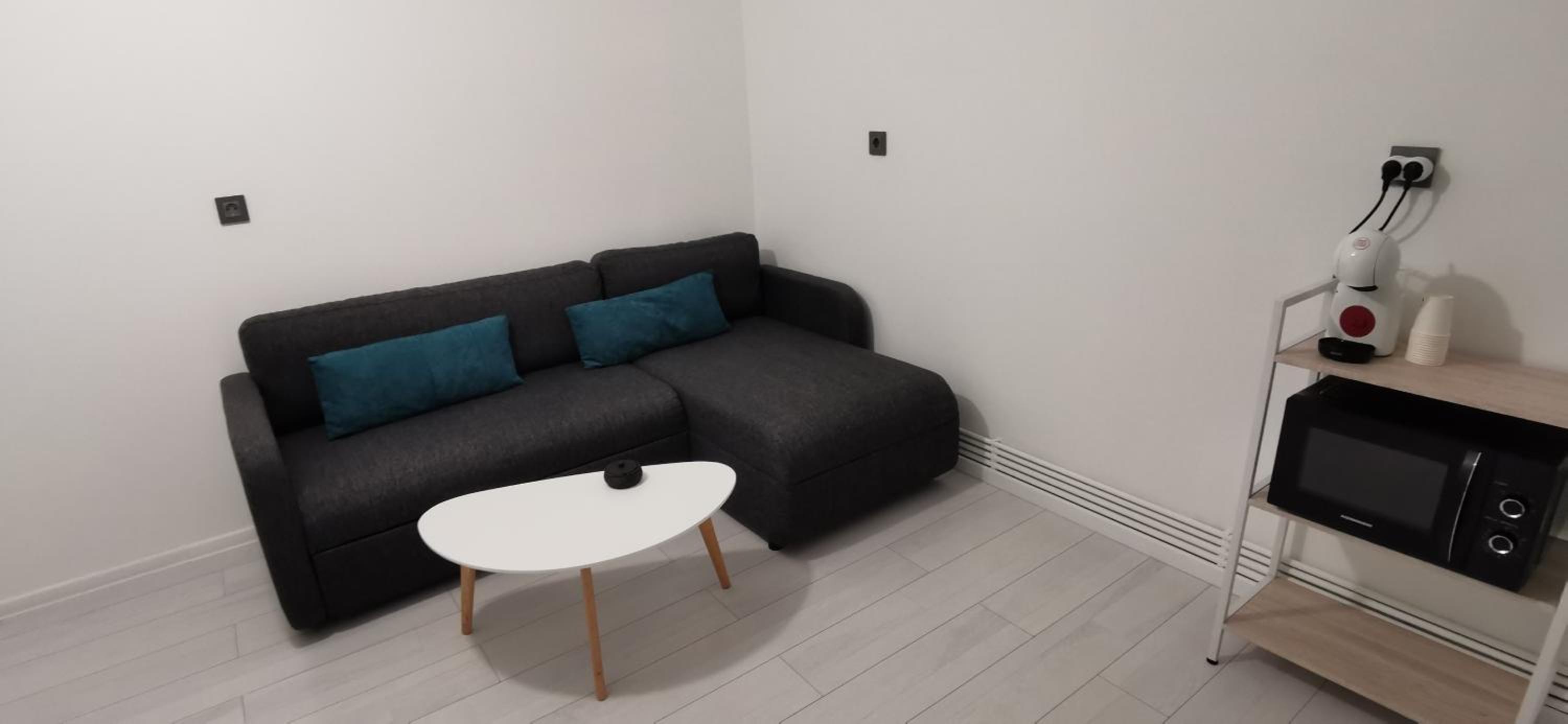 One-Bedroom Apartment photo 2