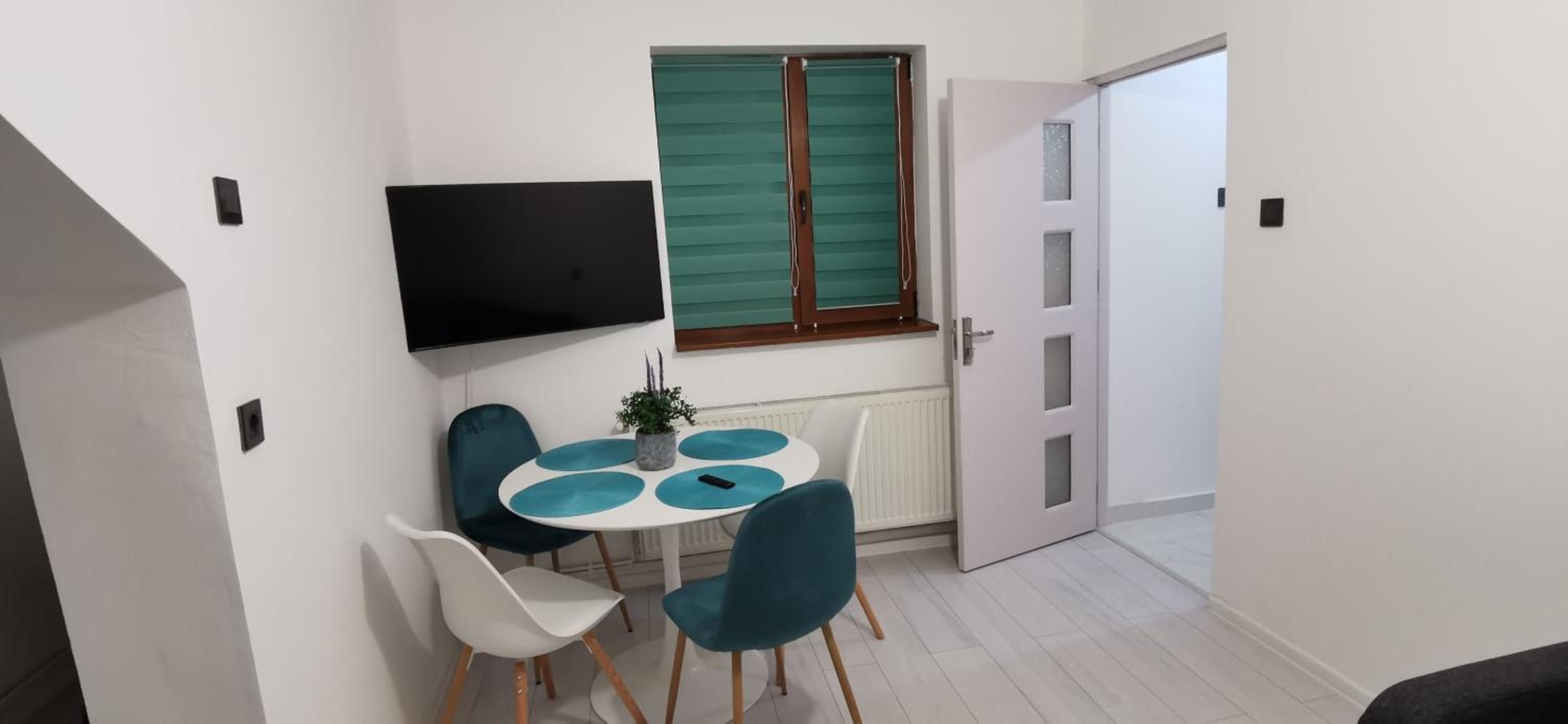 One-Bedroom Apartment photo 3