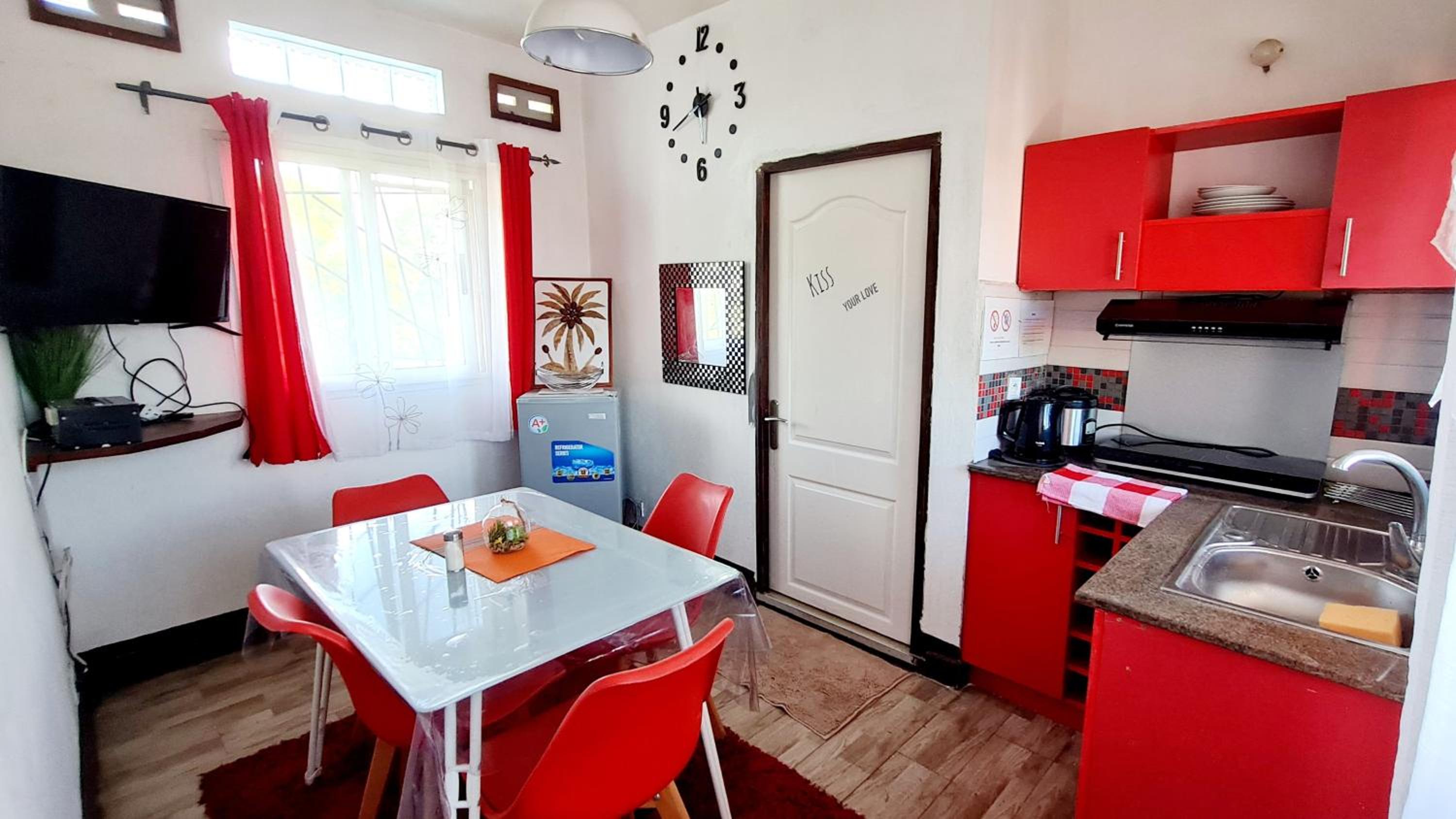 One-Bedroom Apartment with Terrace photo 1