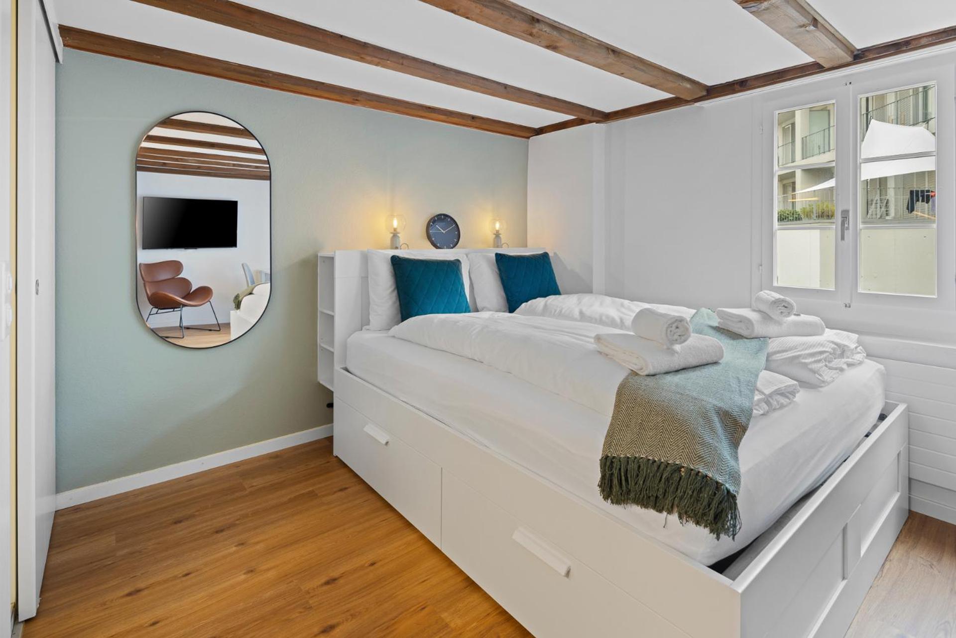 Studio Apartment with King Bed