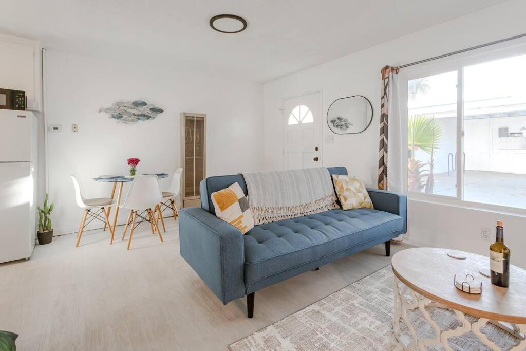 One-Bedroom Apartment - Photo 1