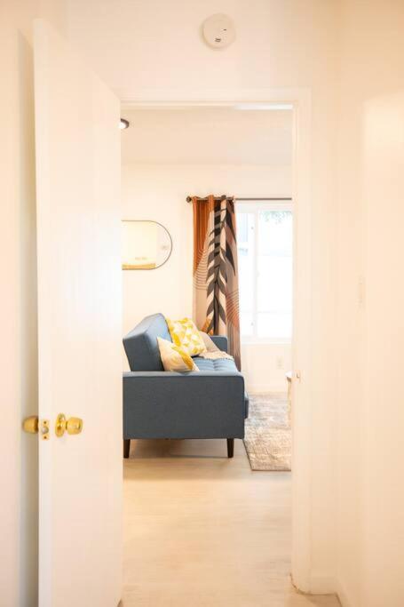 One-Bedroom Apartment - Photo 6