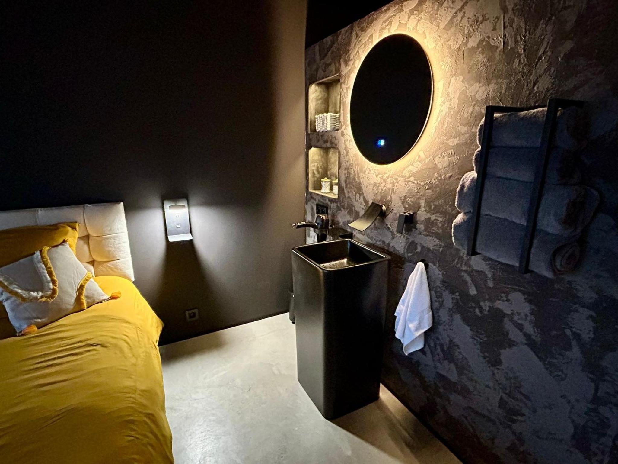 Deluxe King Room photo 3