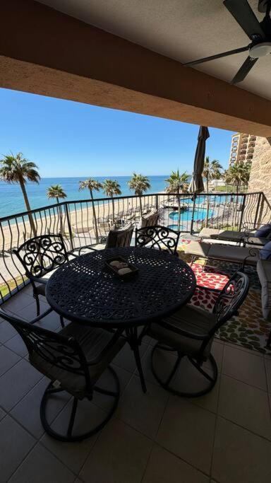 Family Two-Bedroom Apartment with View photo 2