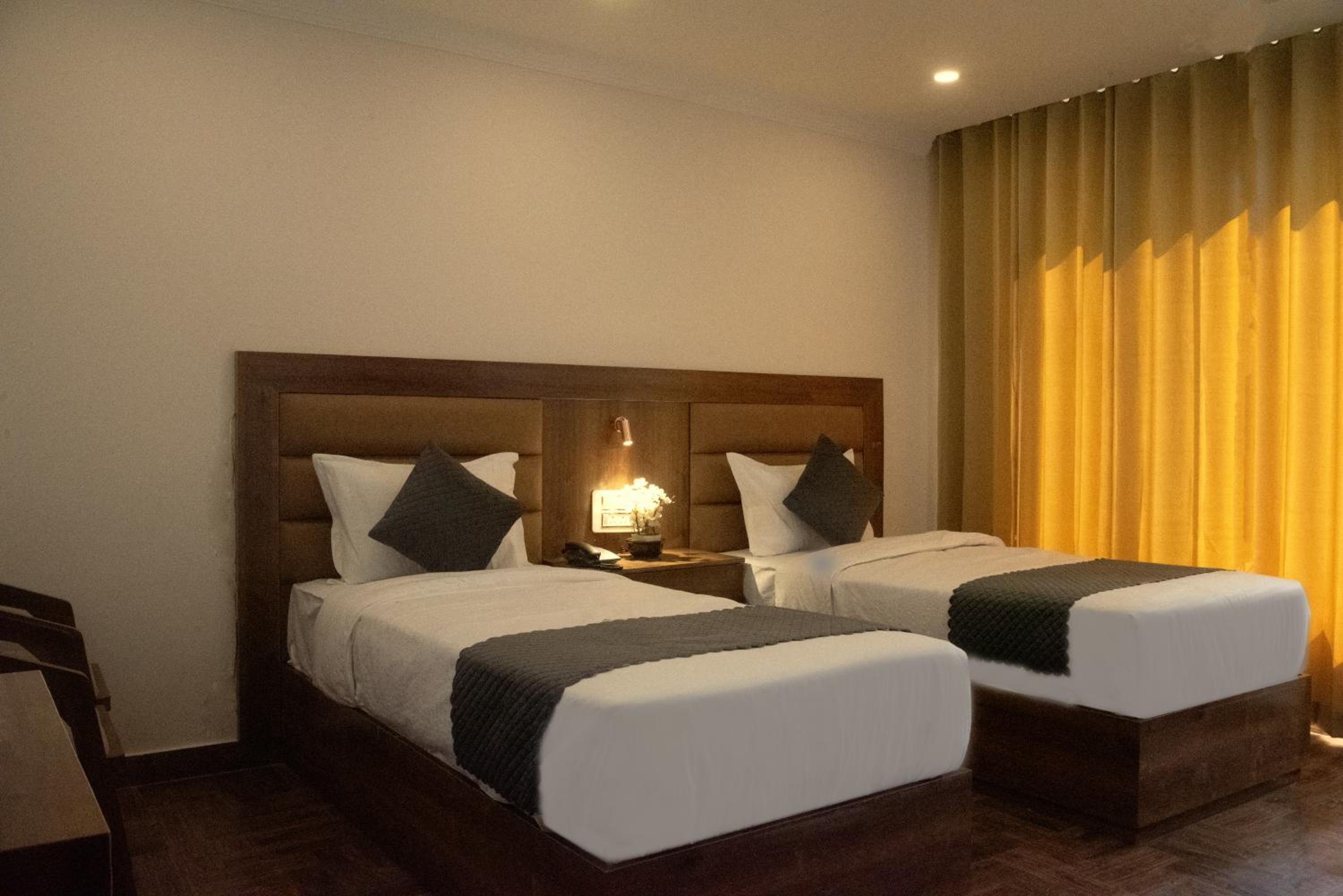 Twin Room With Mountain View photo 3