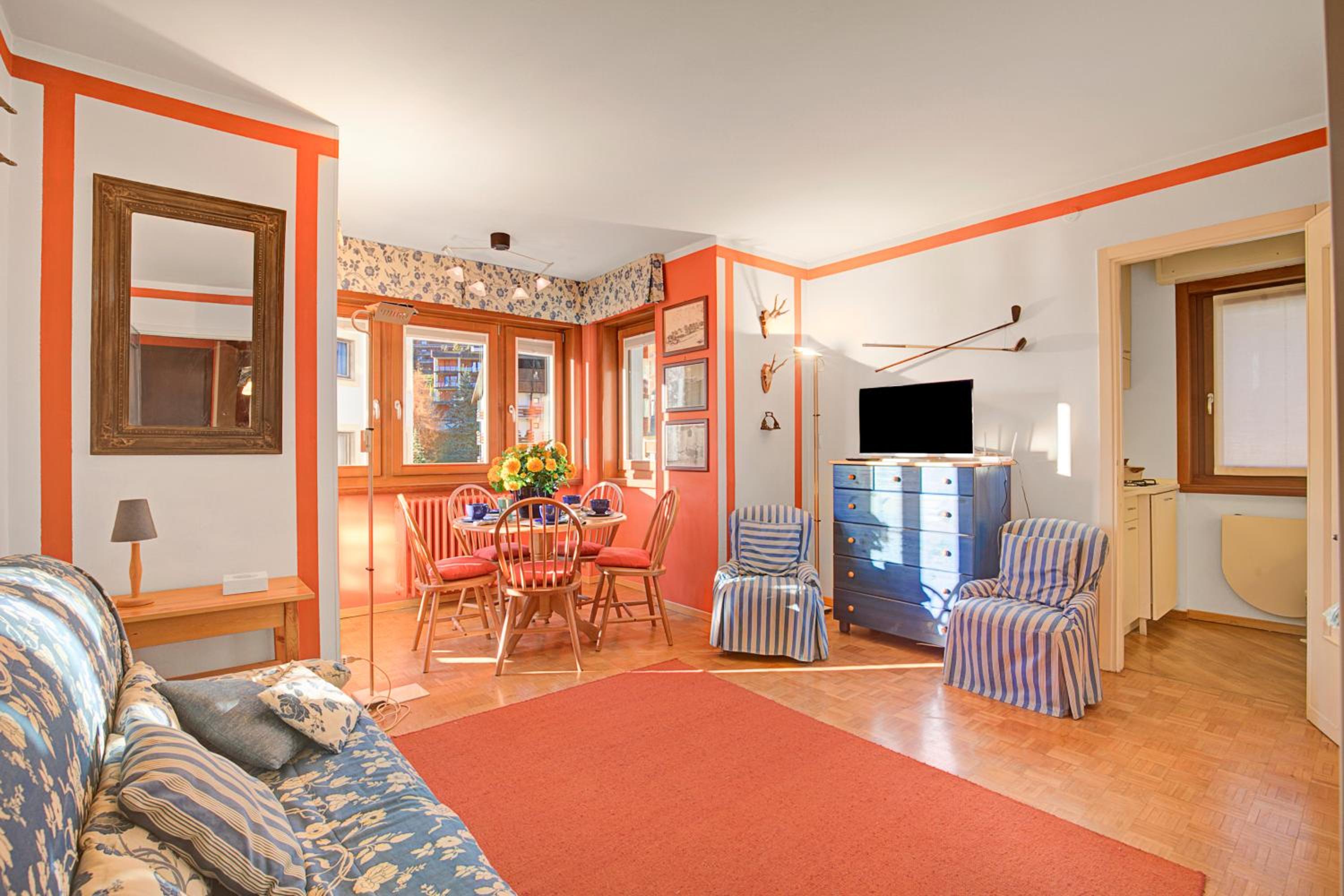 Apartment with Balcony photo 1