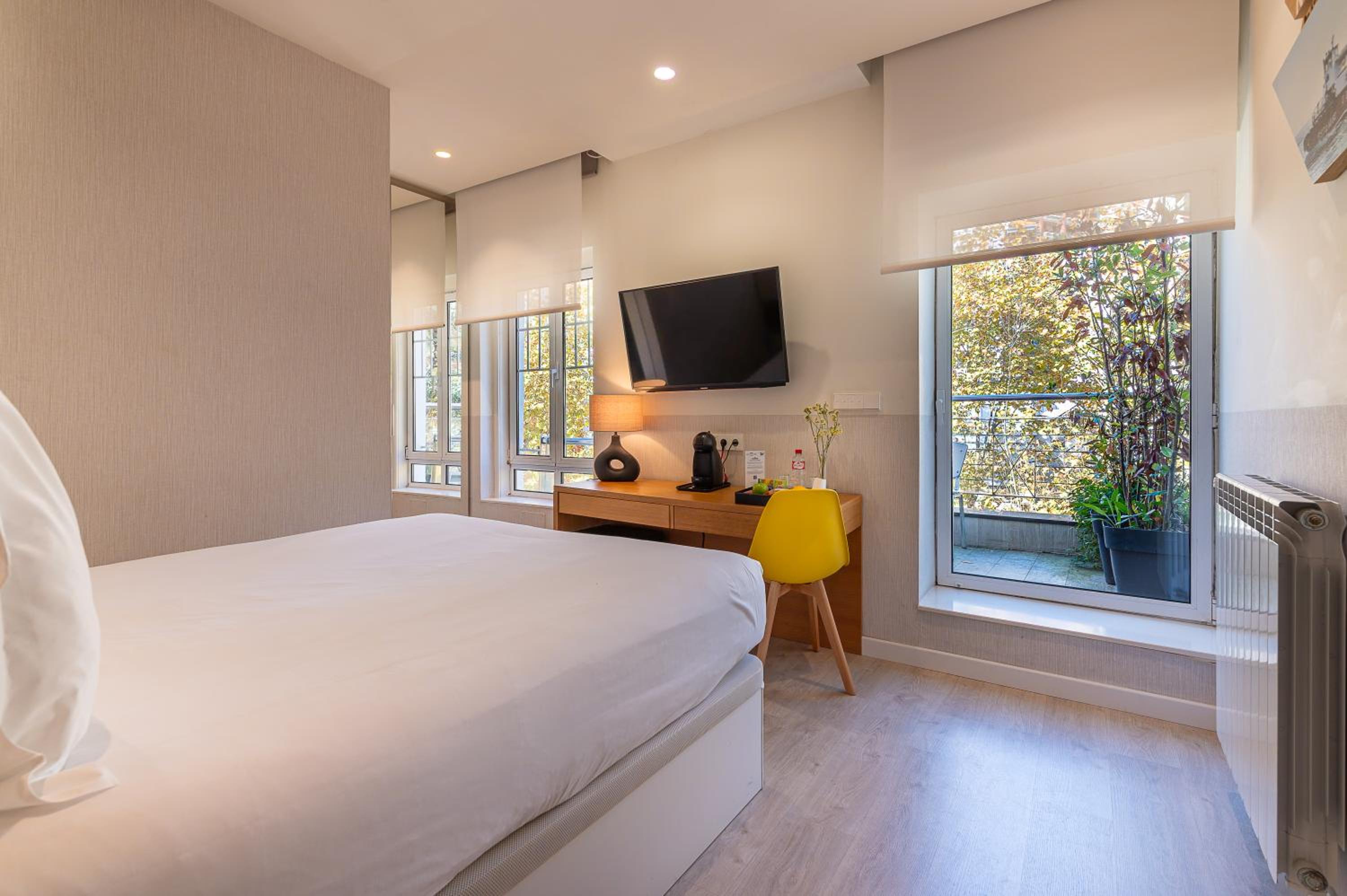 Deluxe Double or Twin Room with Balcony