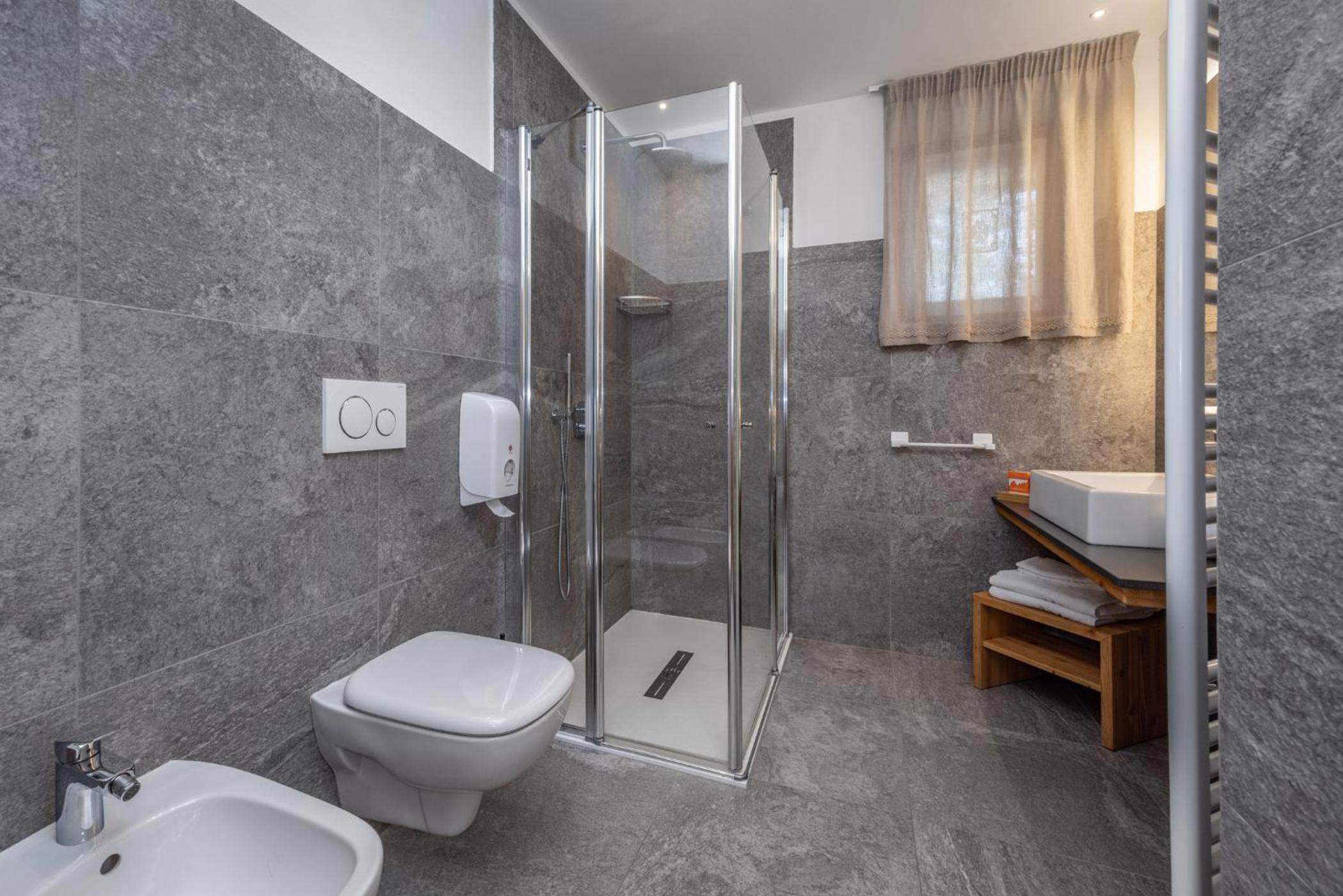 Double or Twin Room with Balcony photo 3