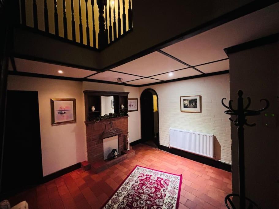 Three-Bedroom House photo 3