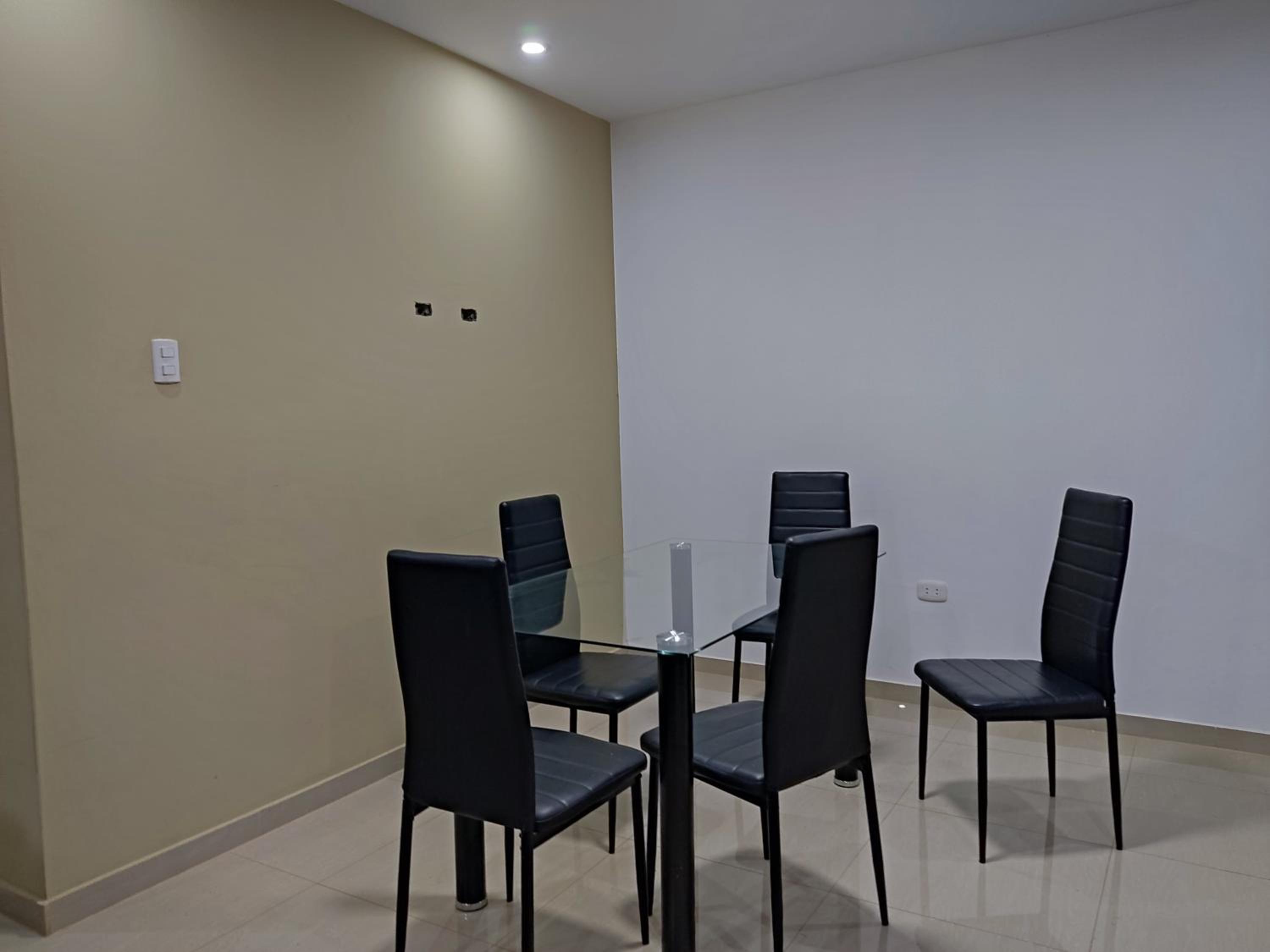 Three-Bedroom Apartment - High Floor photo 3