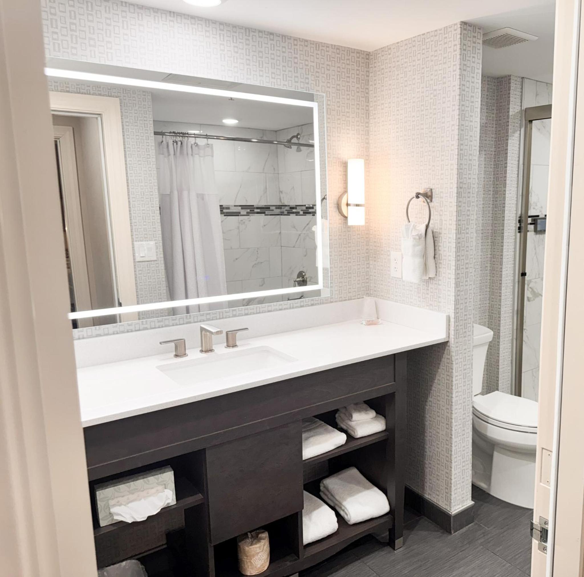 Standard King Suite - Photo 5
