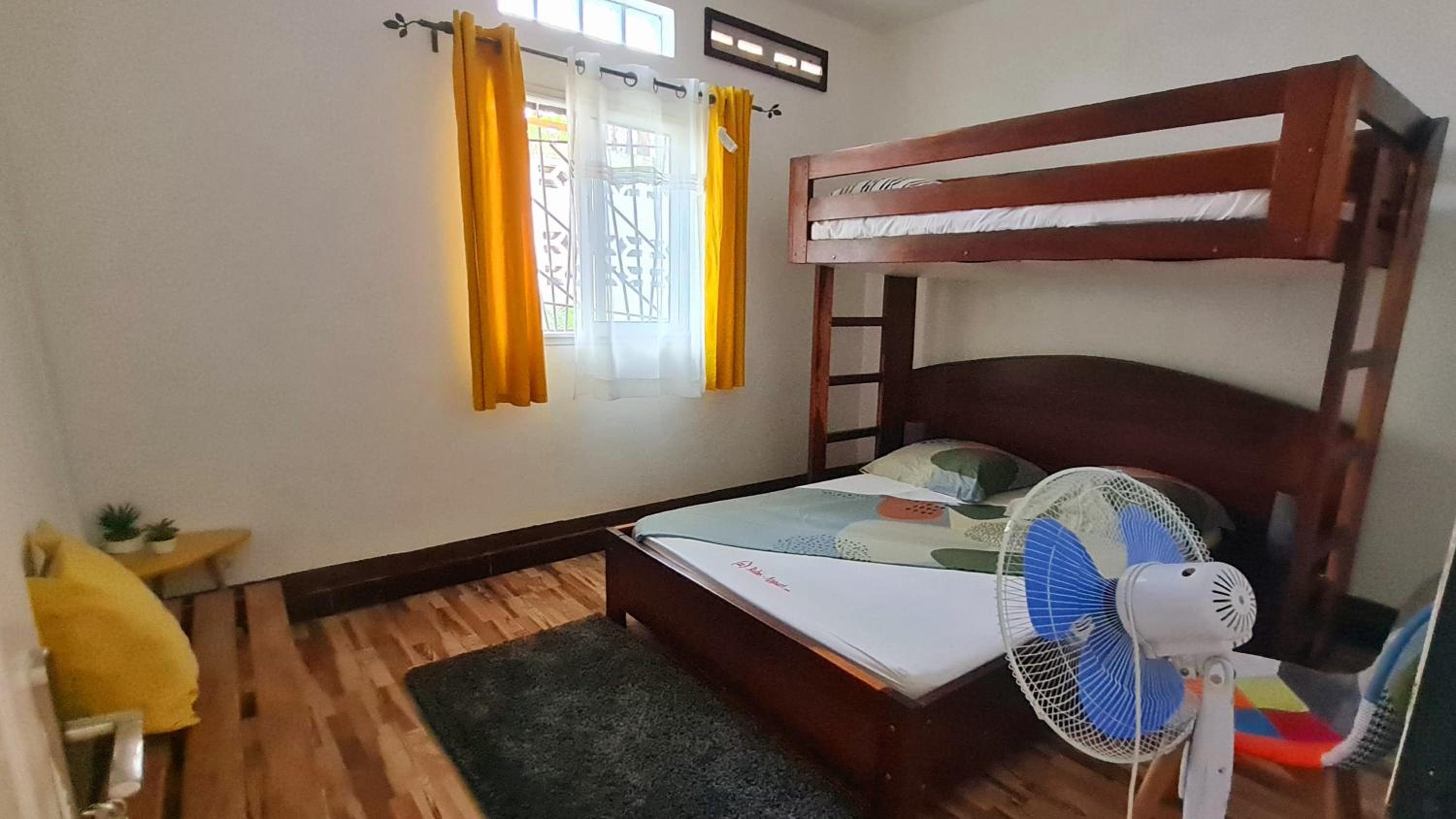 Three-Bedroom Apartment photo 1