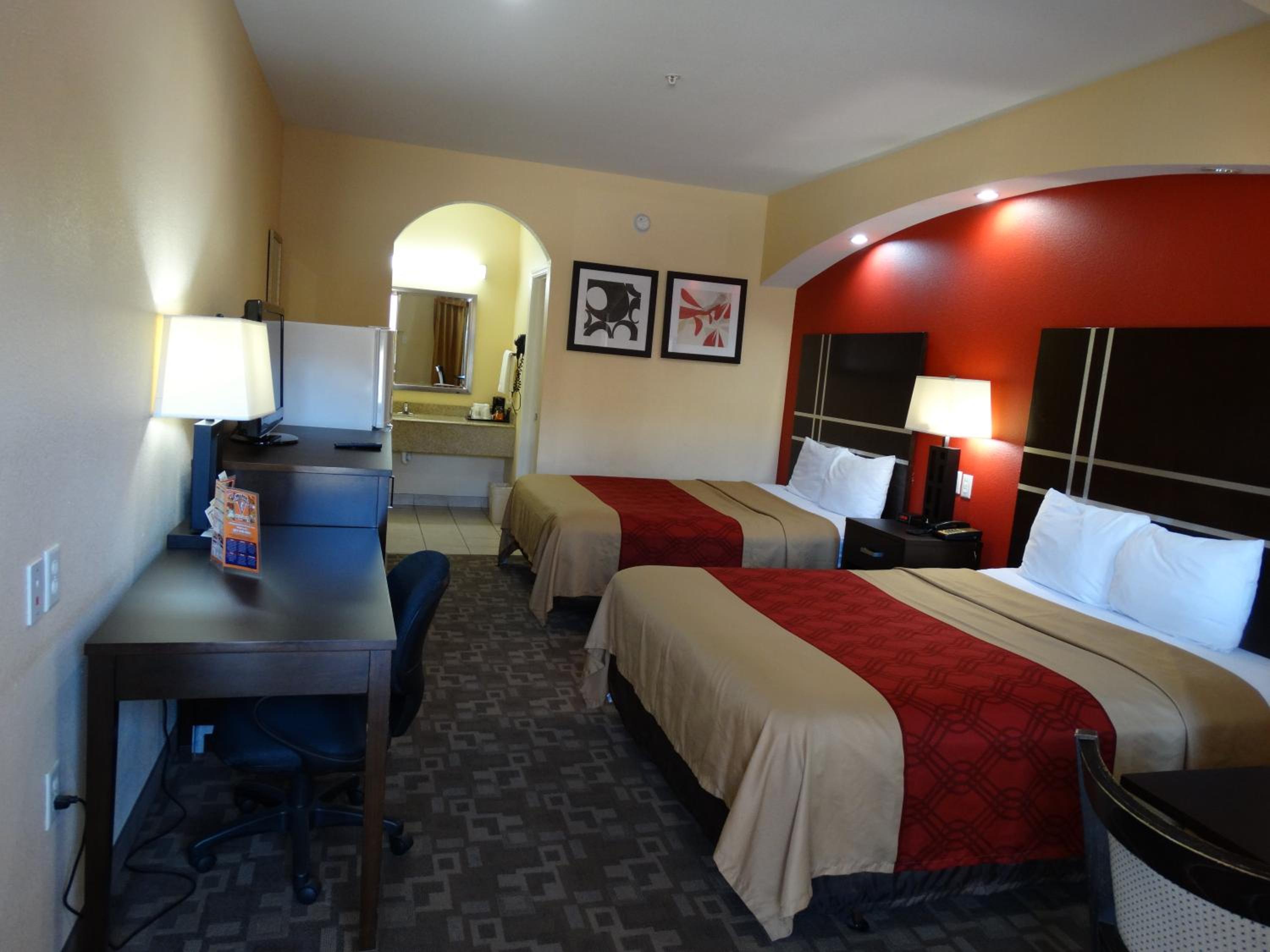 Queen Room with Two Queen Beds - Photo 6