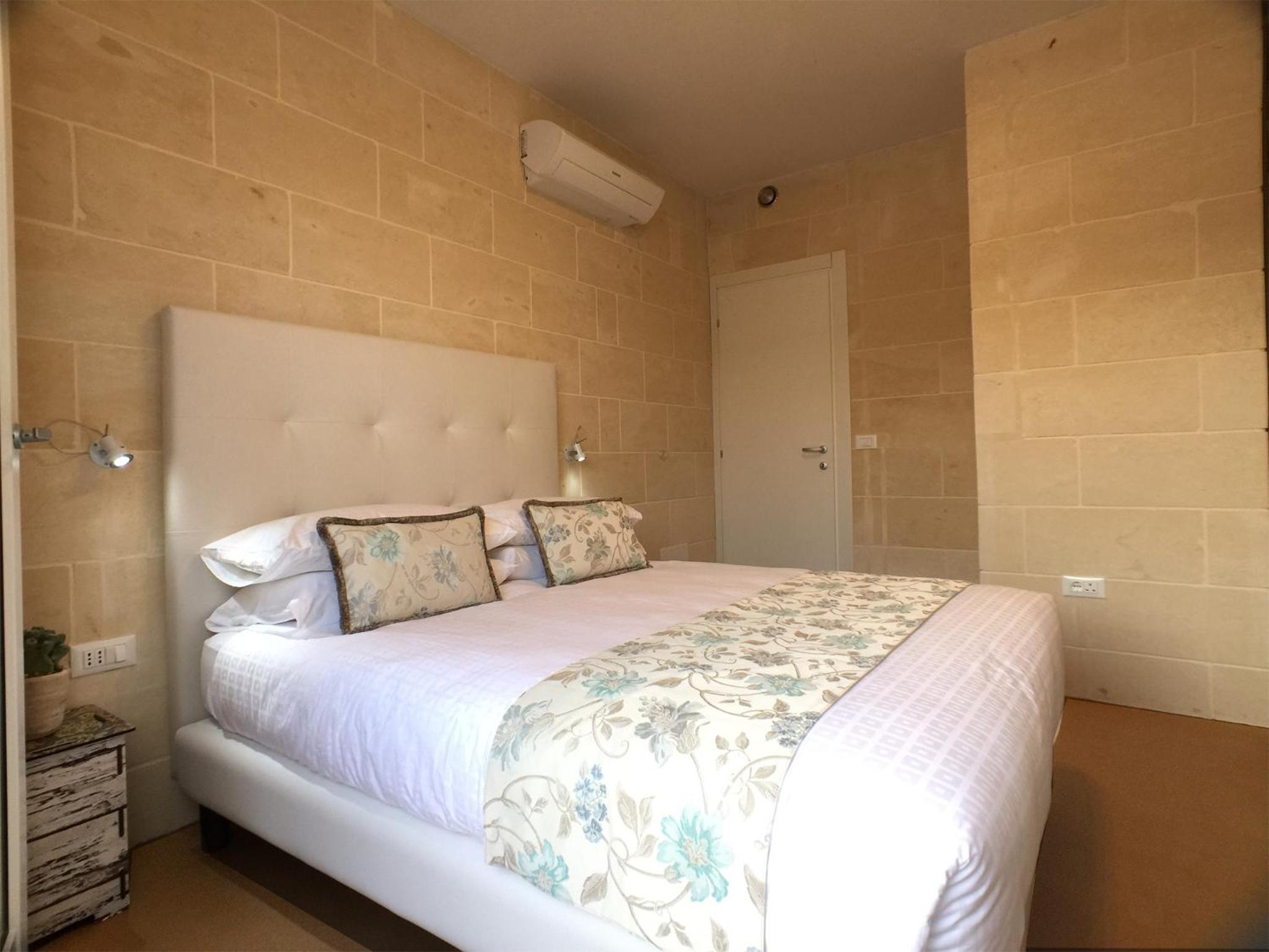 Three-Bedroom Apartment - Photo 31