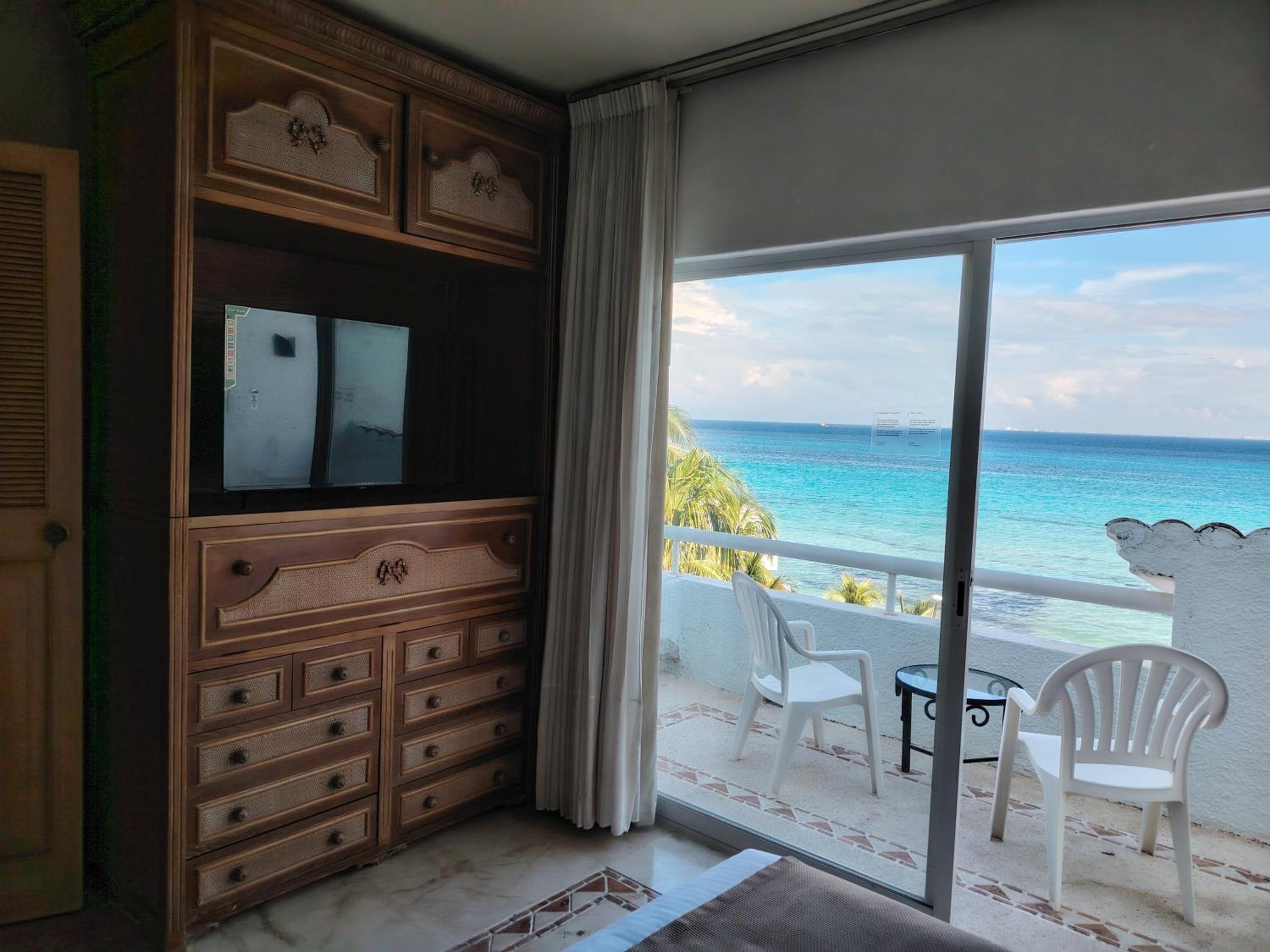 Deluxe Double Room with Balcony and Sea View