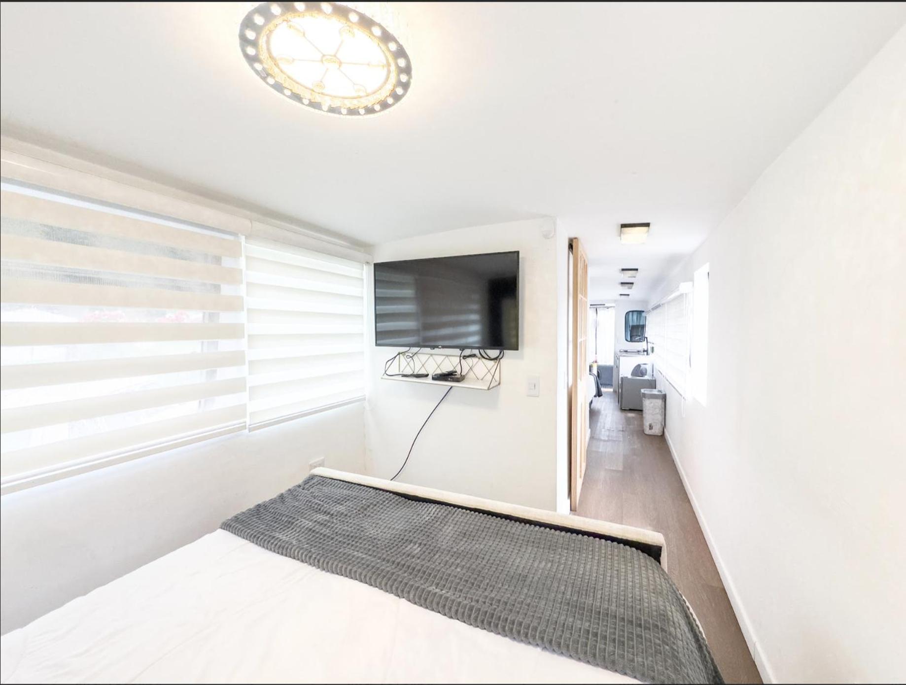 Family Room with Private Bathroom photo 1