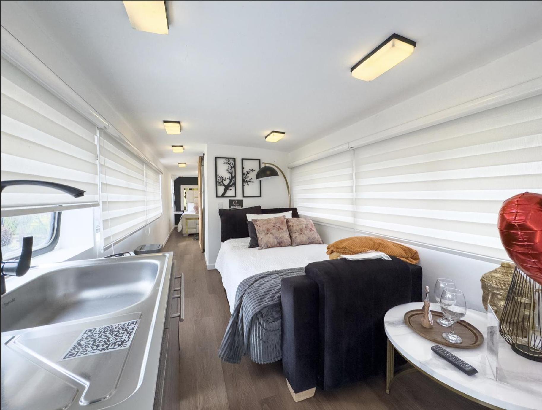Family Room with Private Bathroom photo 2