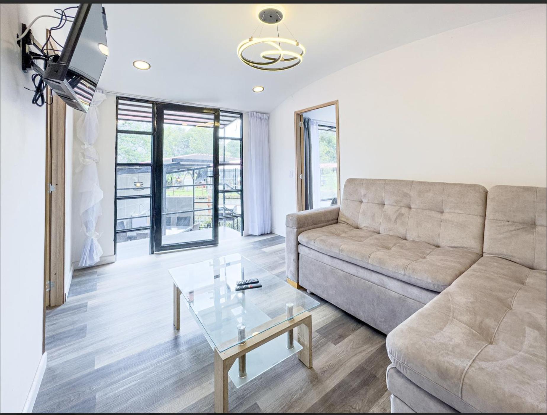 Deluxe Family Suite photo 3