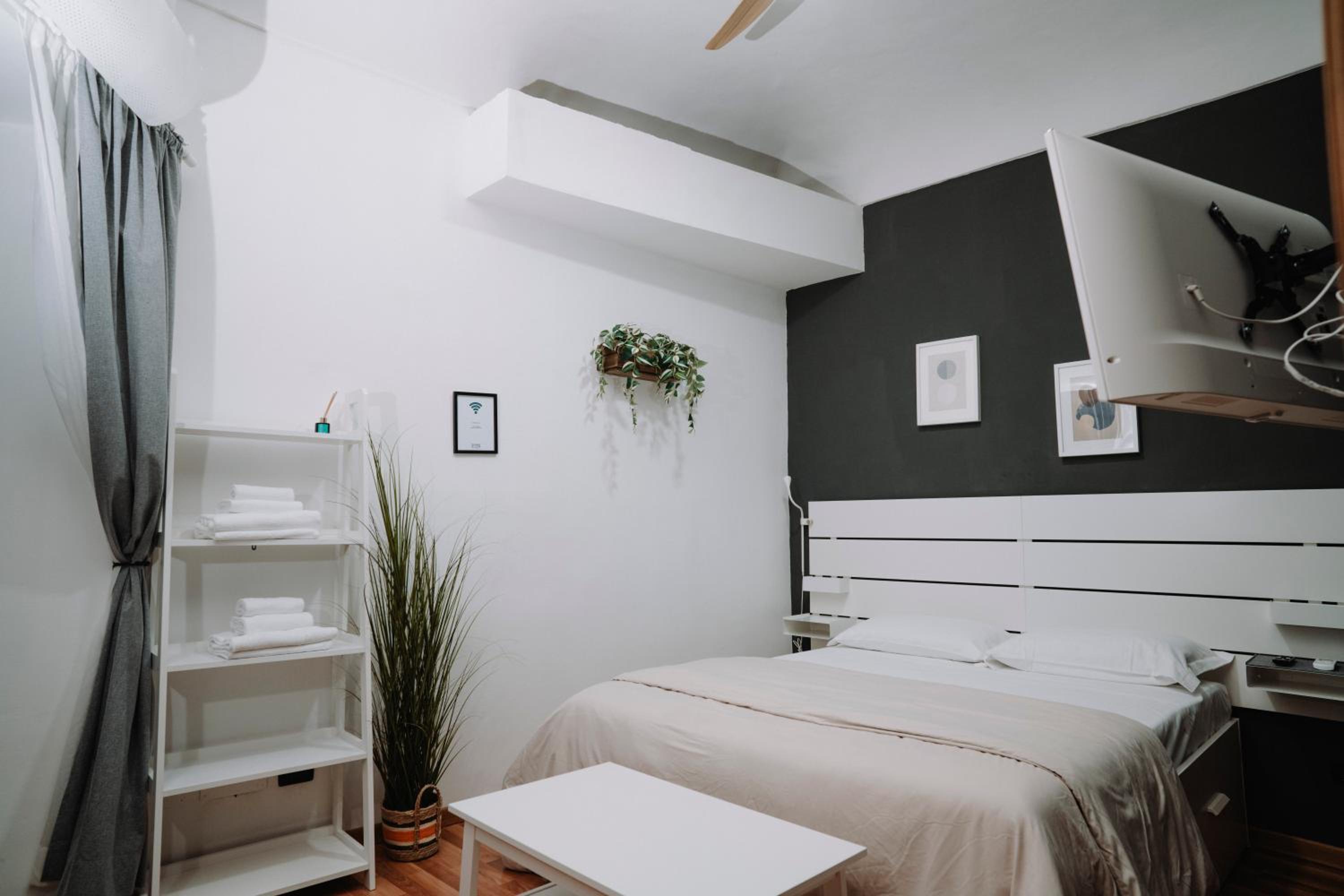 Double Room with Private Bathroom photo 3