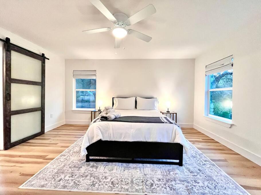 Four-Bedroom House photo 3