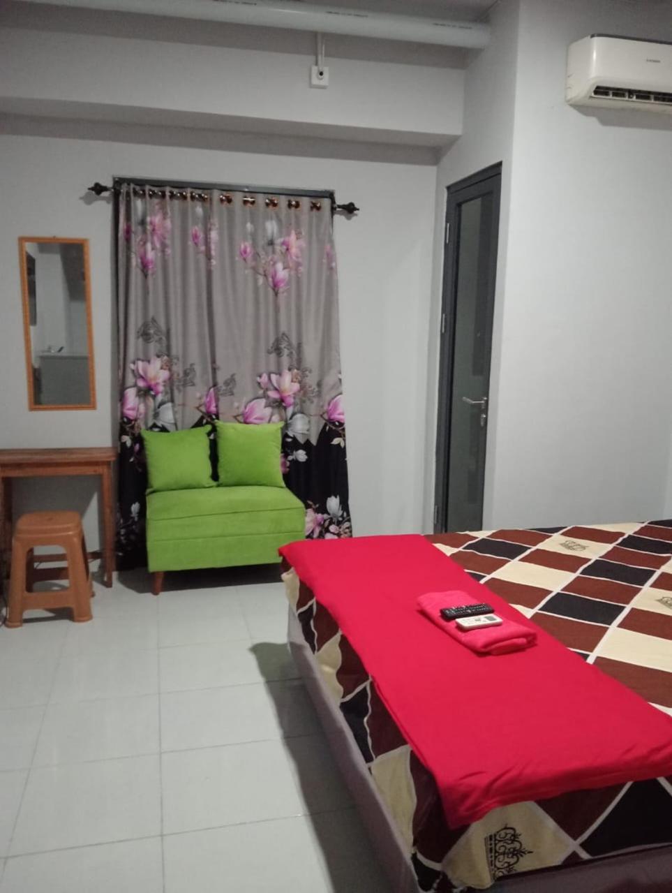 Studio Apartment photo 2