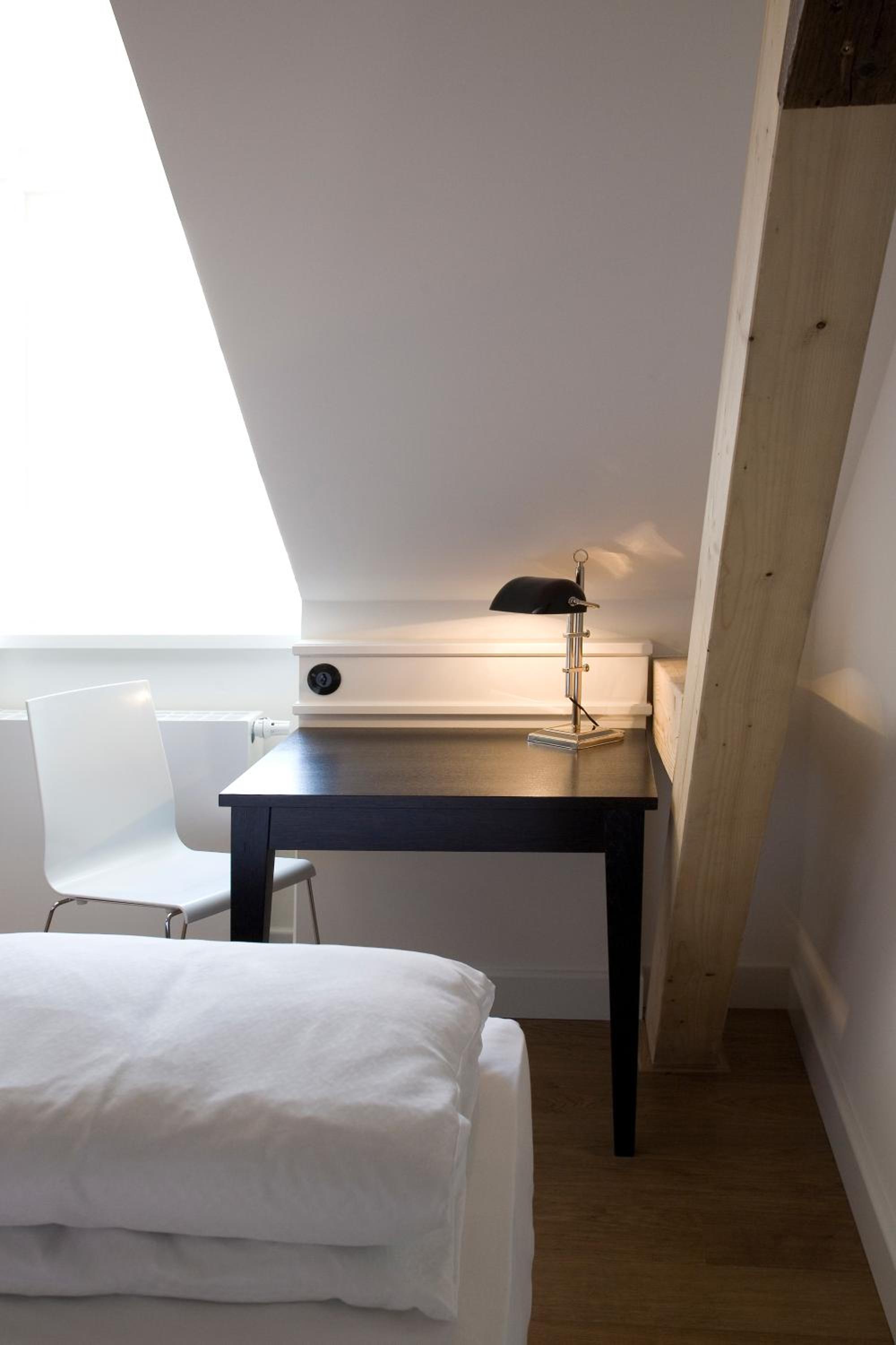 Large Deluxe Double Room - Photo 7