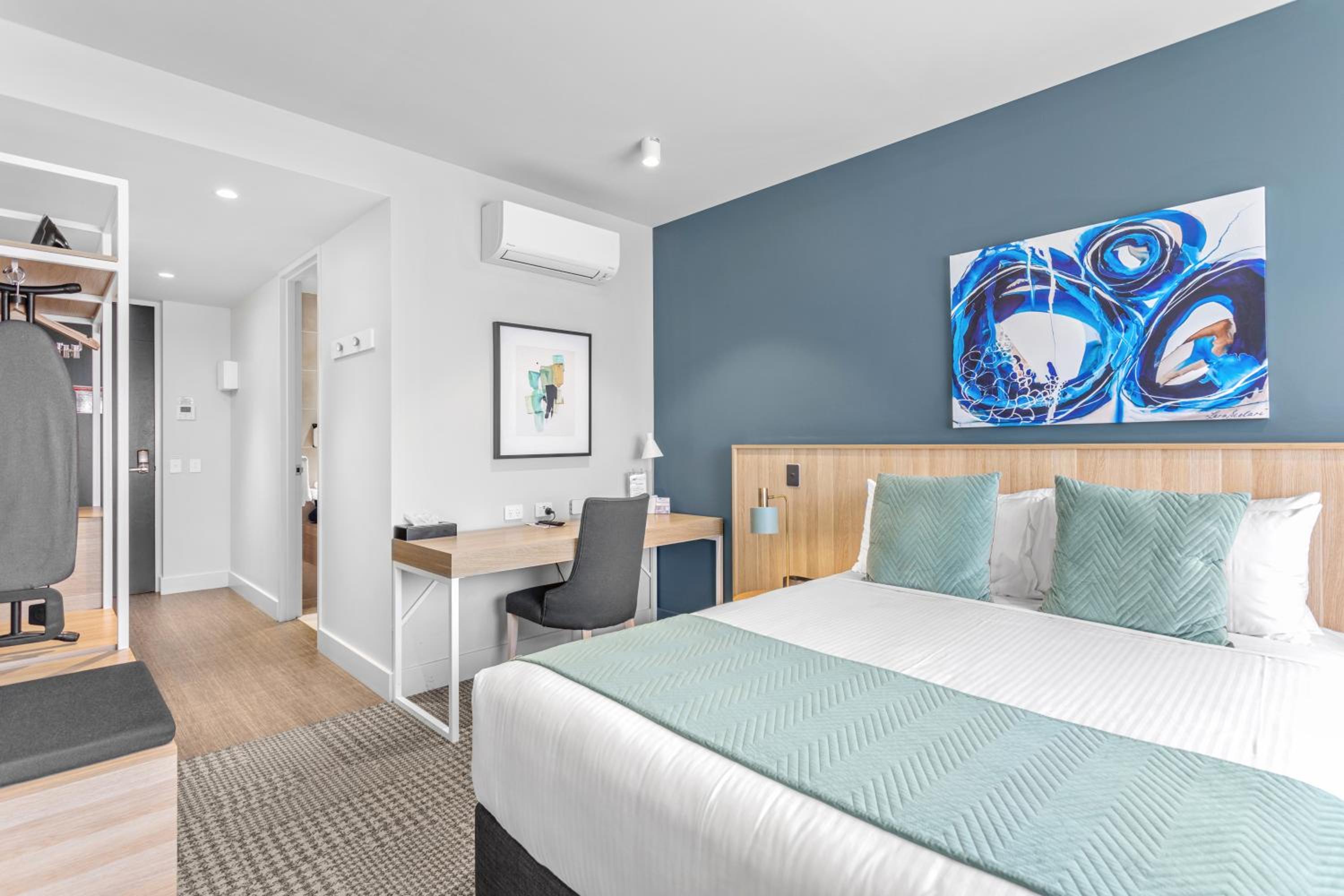 Deluxe Room - Photo 2
