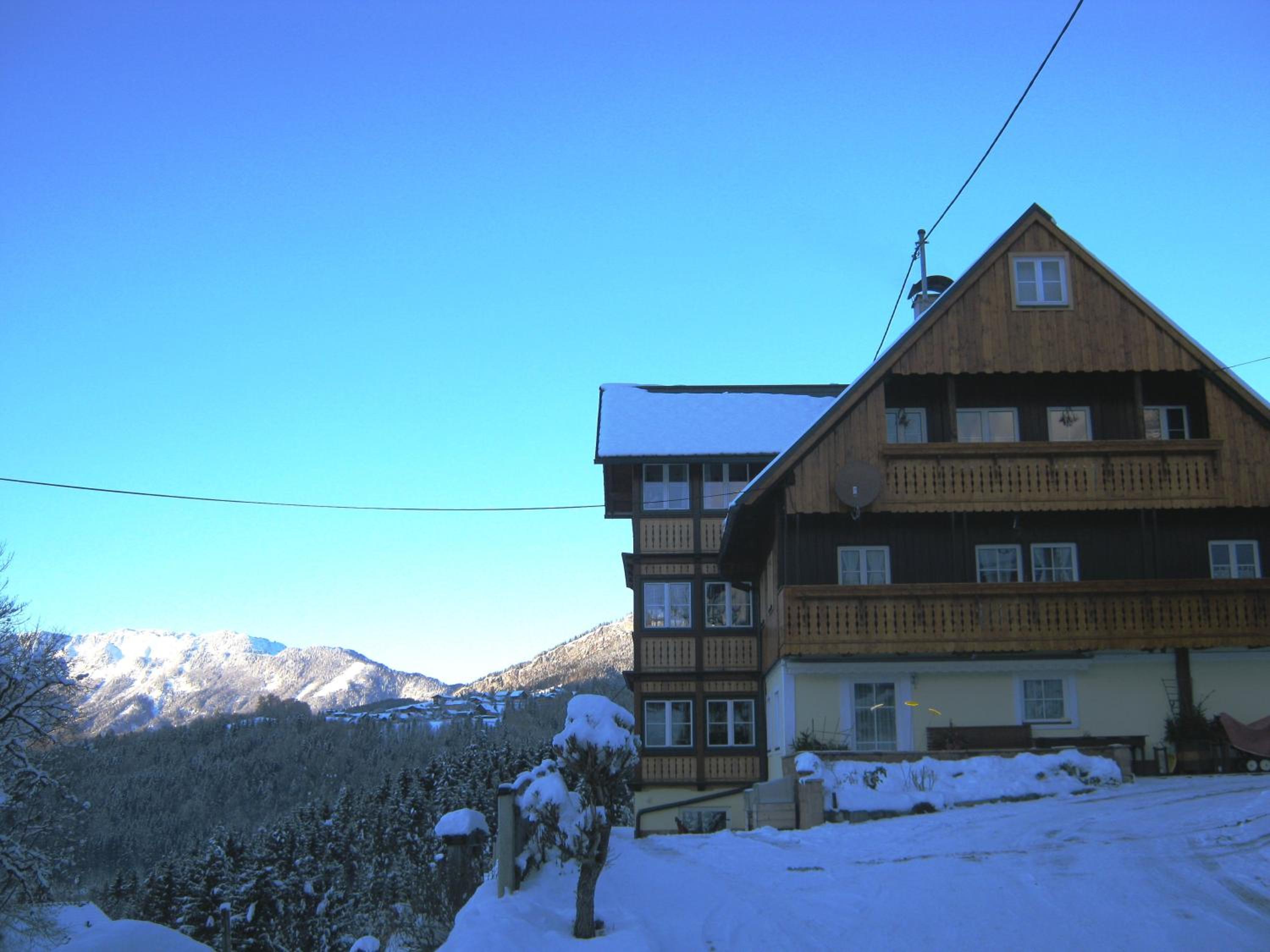 Apartment with Mountain View photo 3