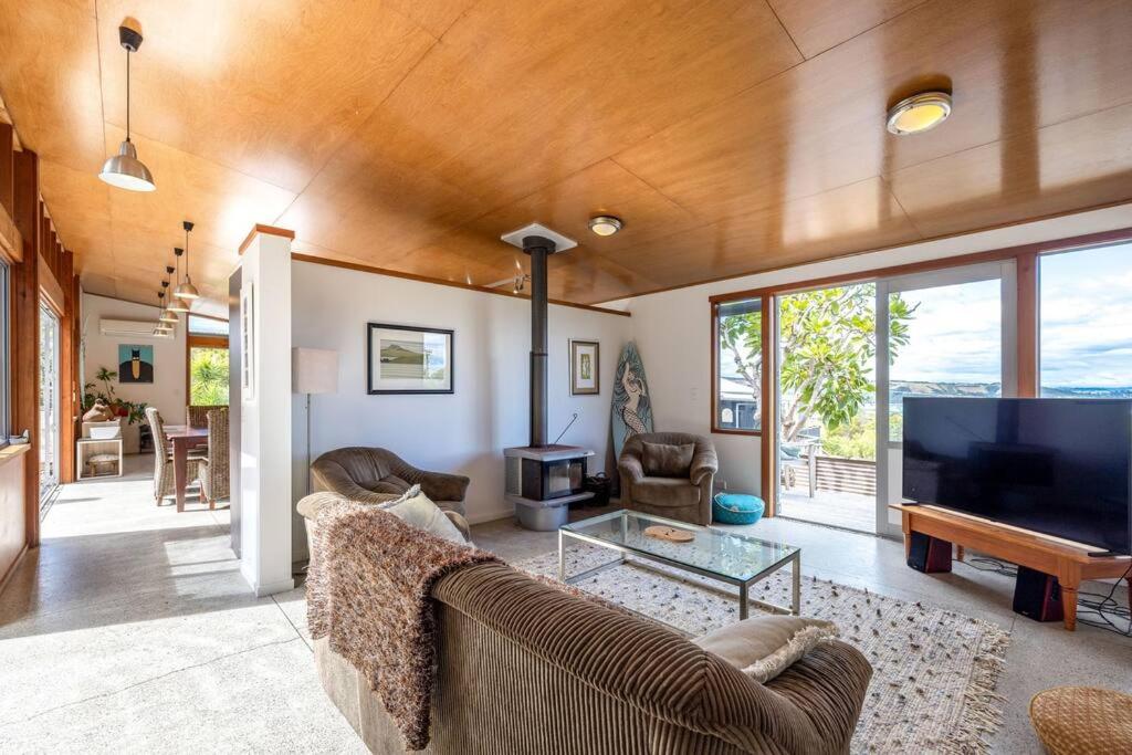 Three-Bedroom House photo 3