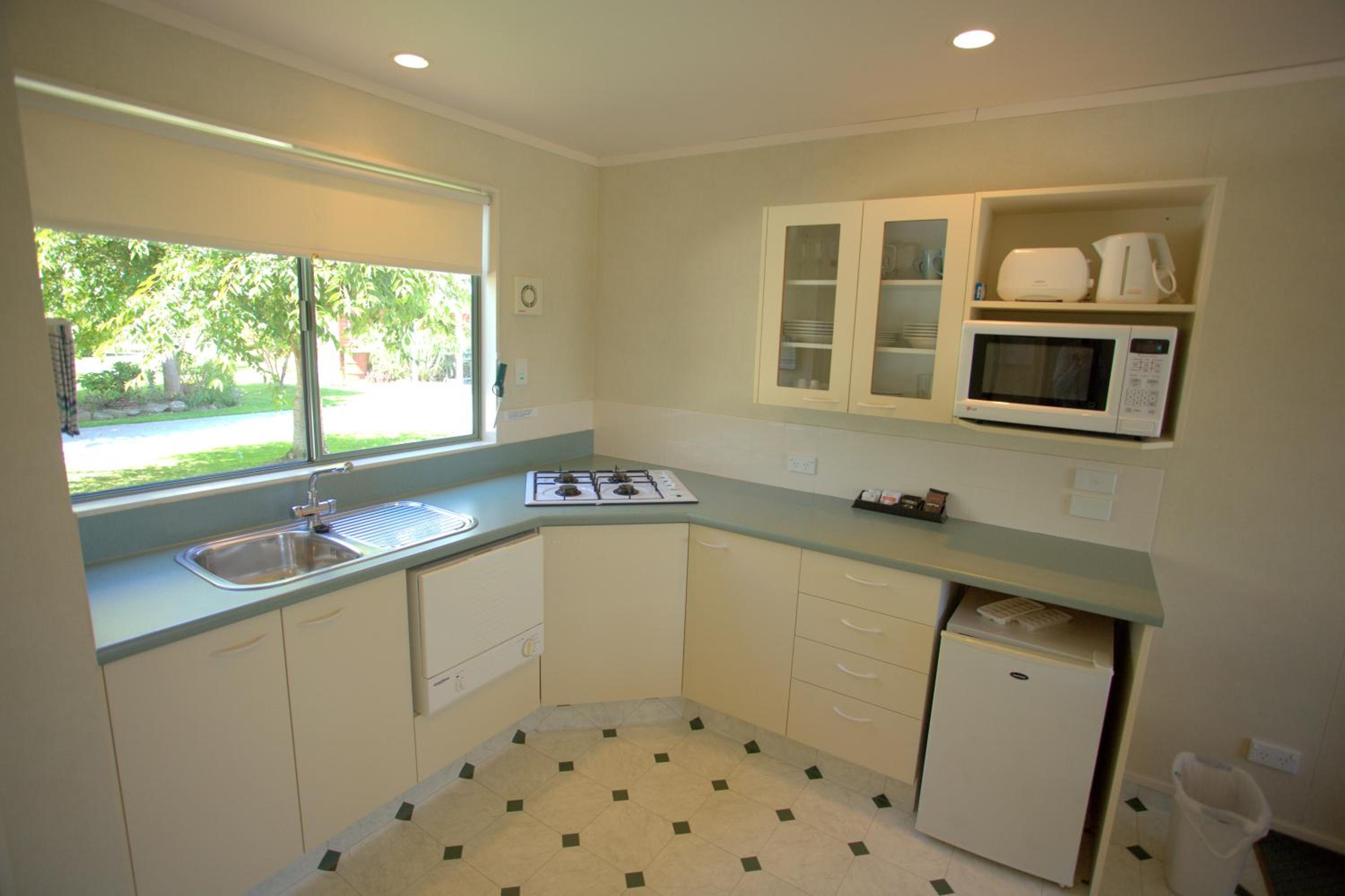 Apartment with Garden View - Photo 6