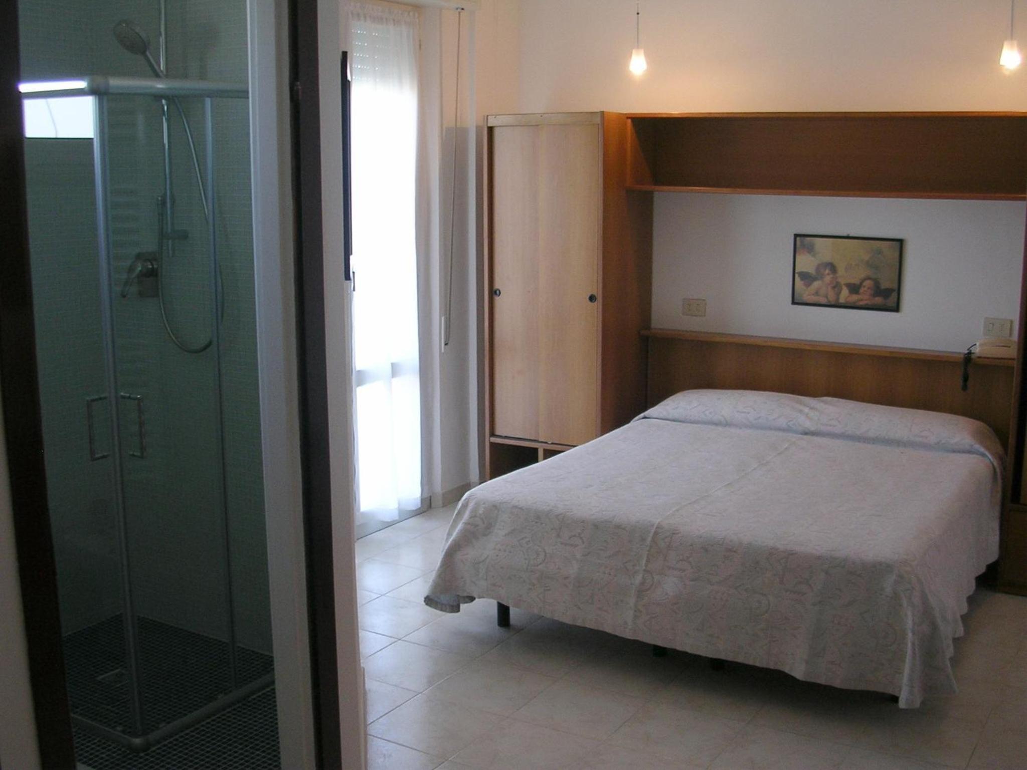 Double or Twin Room - Photo 4