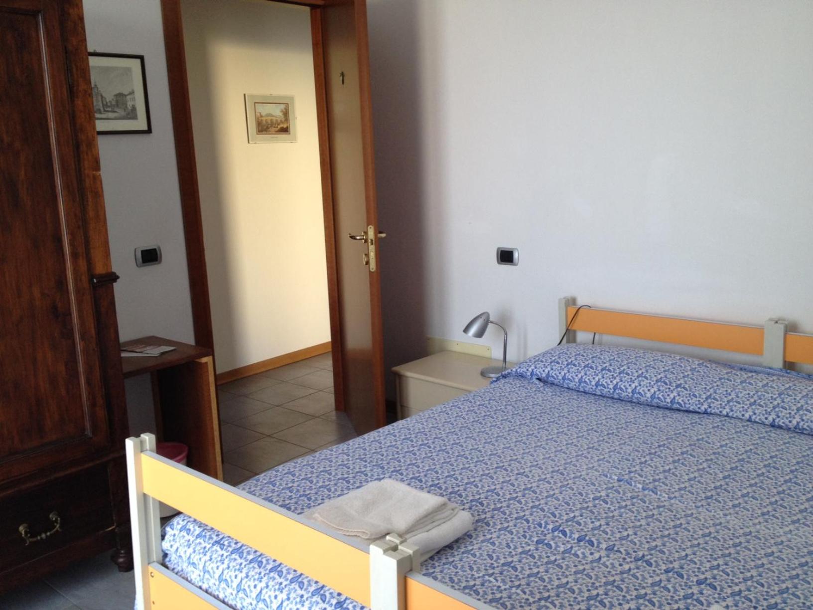 Double or Twin Room with Shared Bathroom photo 2