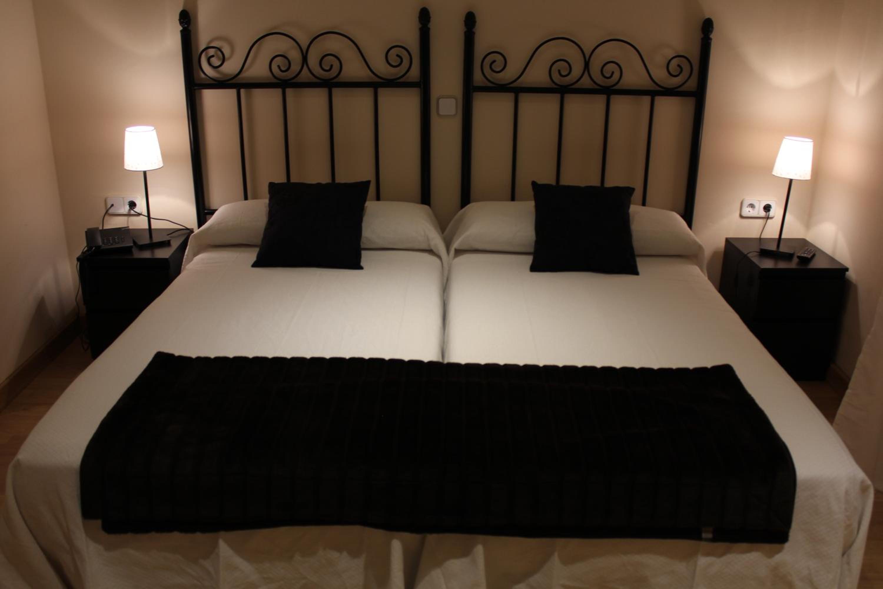 Double or Twin Room photo 3