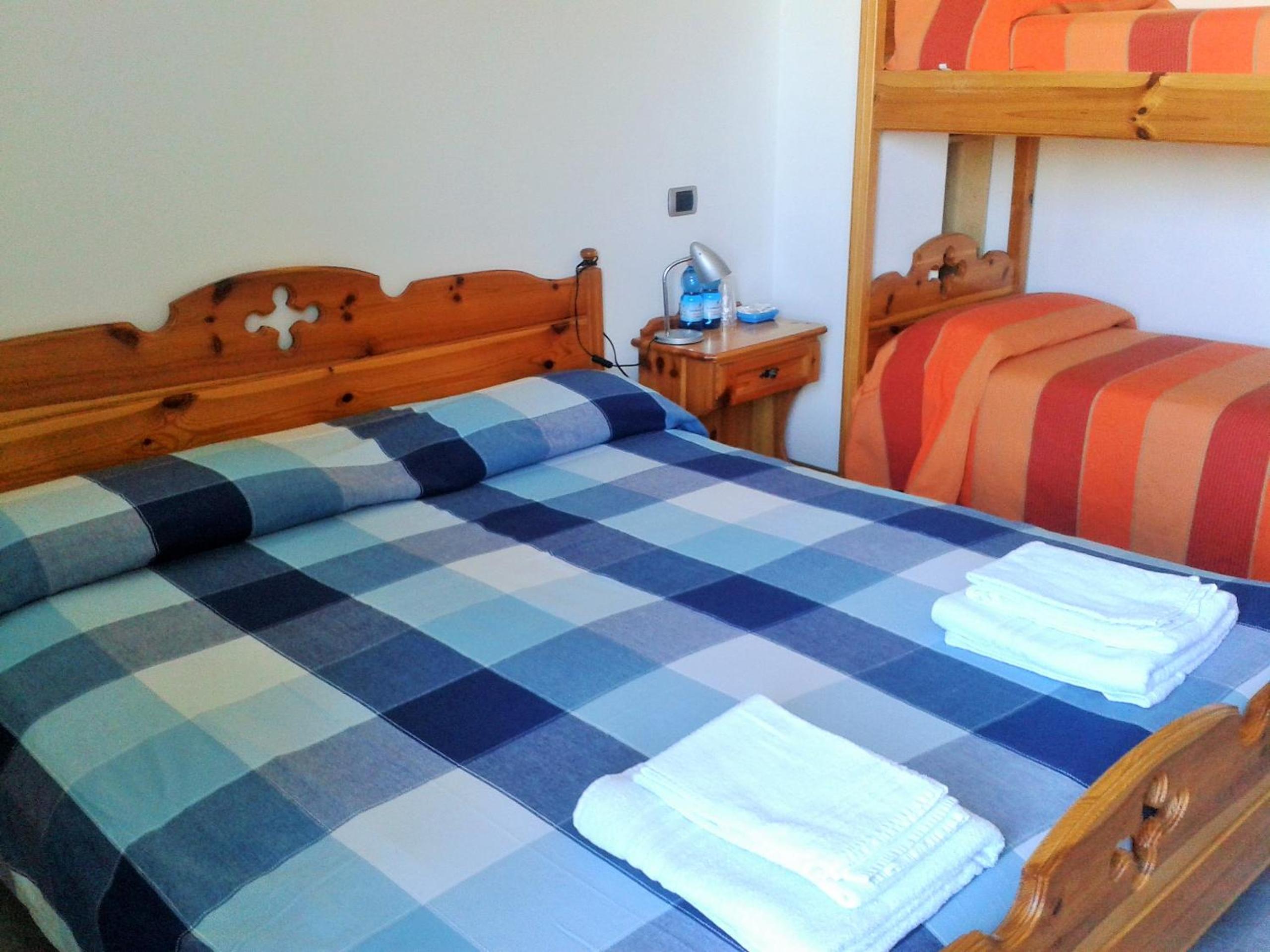 Quadruple Room with Shared Bathroom photo 3