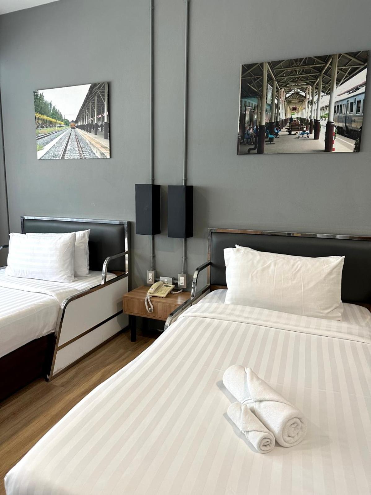 Deluxe Twin Room photo 3