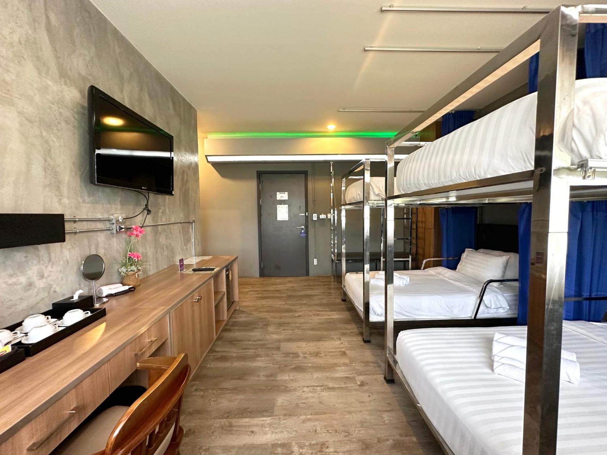Classic Quadruple Room photo 3