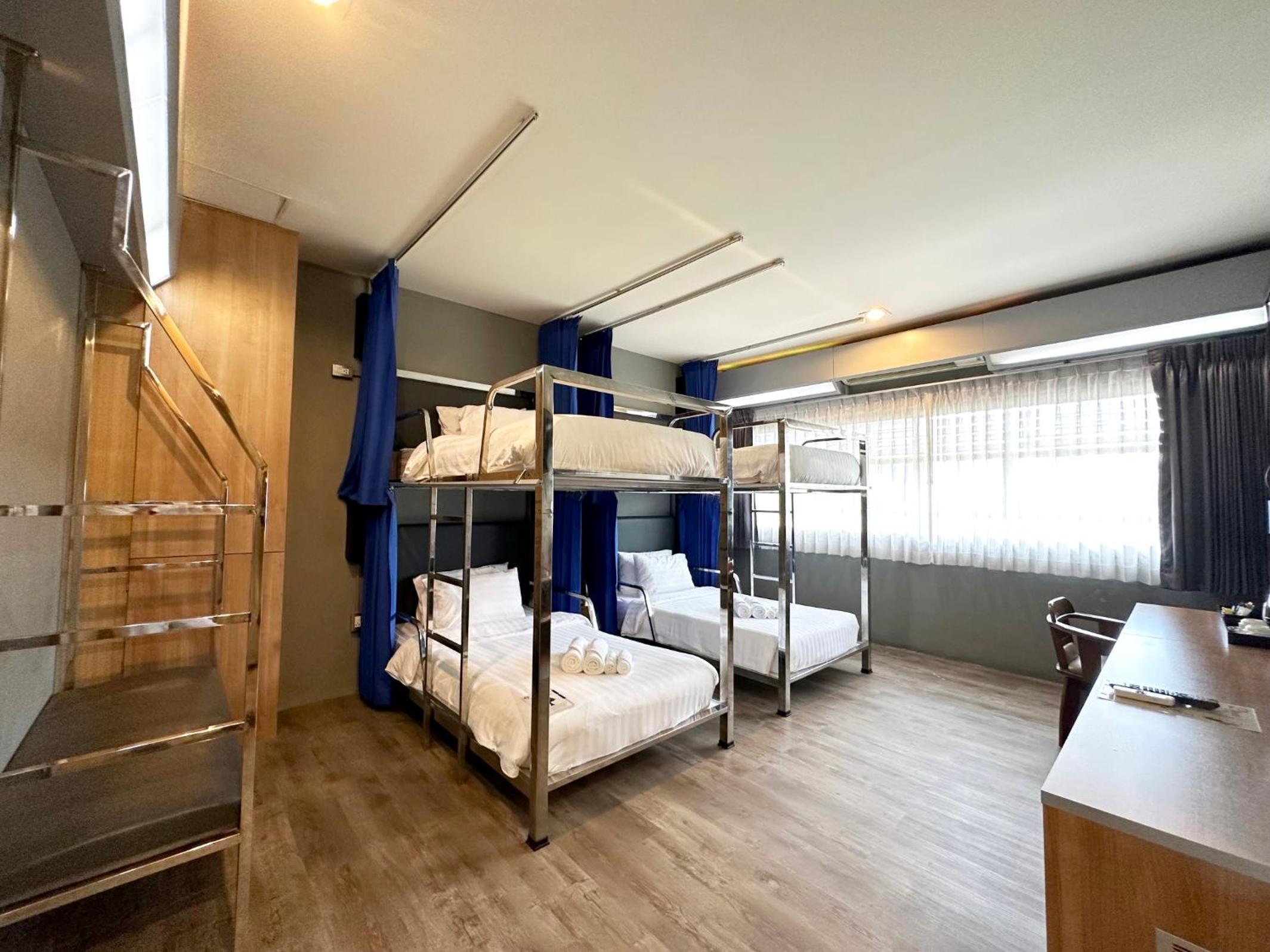 Classic Quadruple Room photo 3