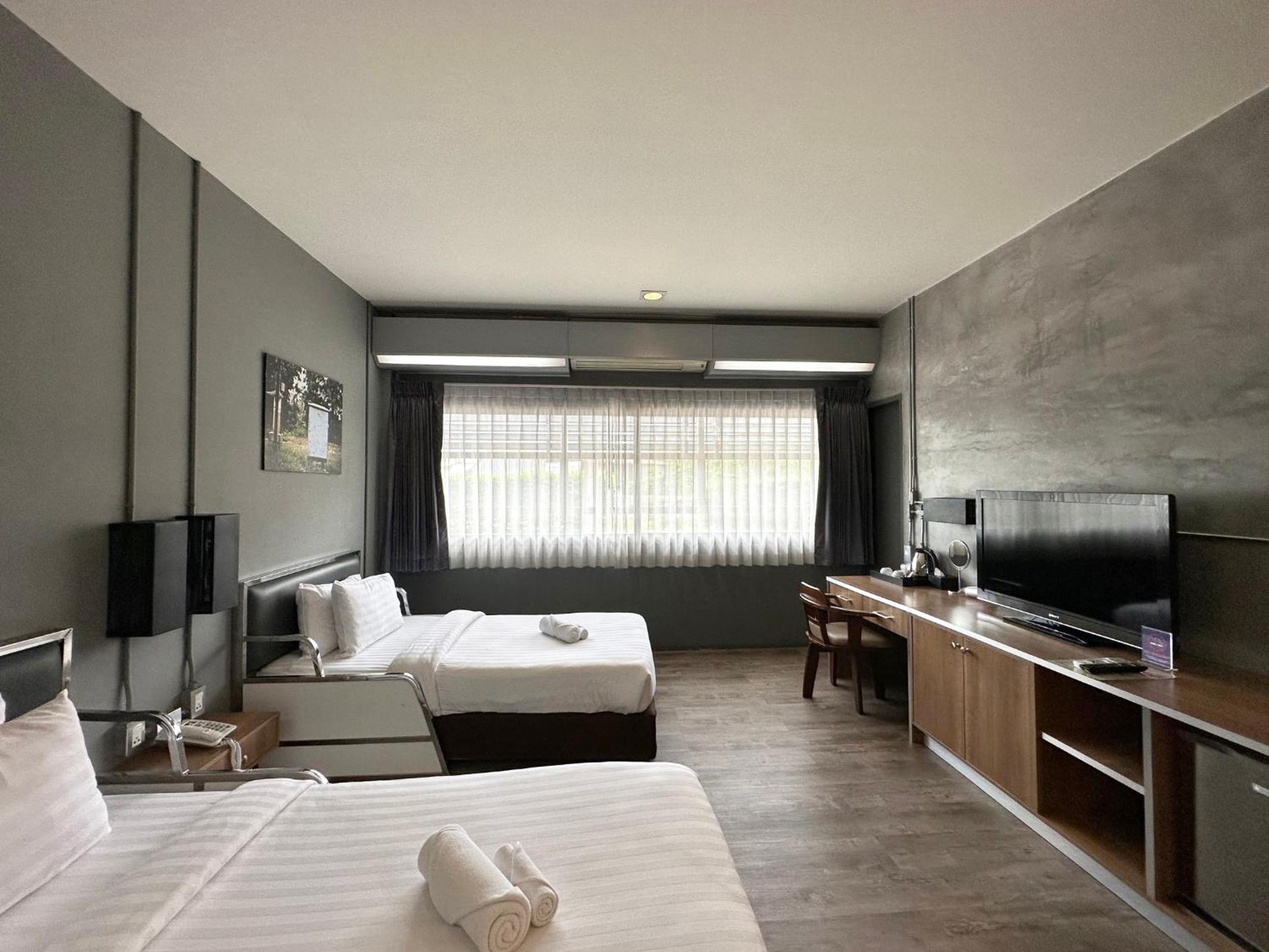 Deluxe Twin Room photo 3