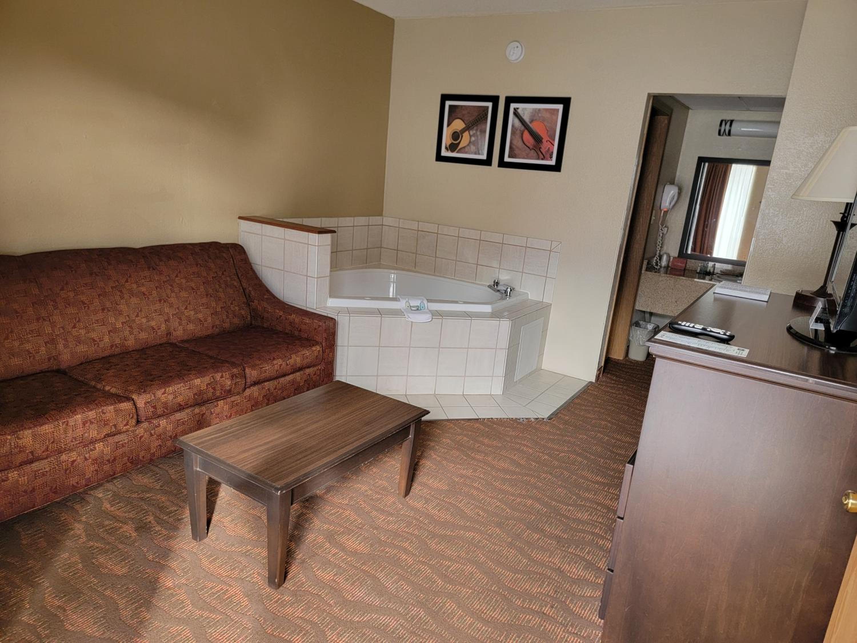 Superior King Suite - Non-Smoking - Photo 3