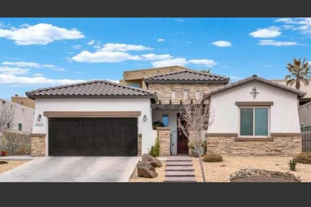 Villa photo 2