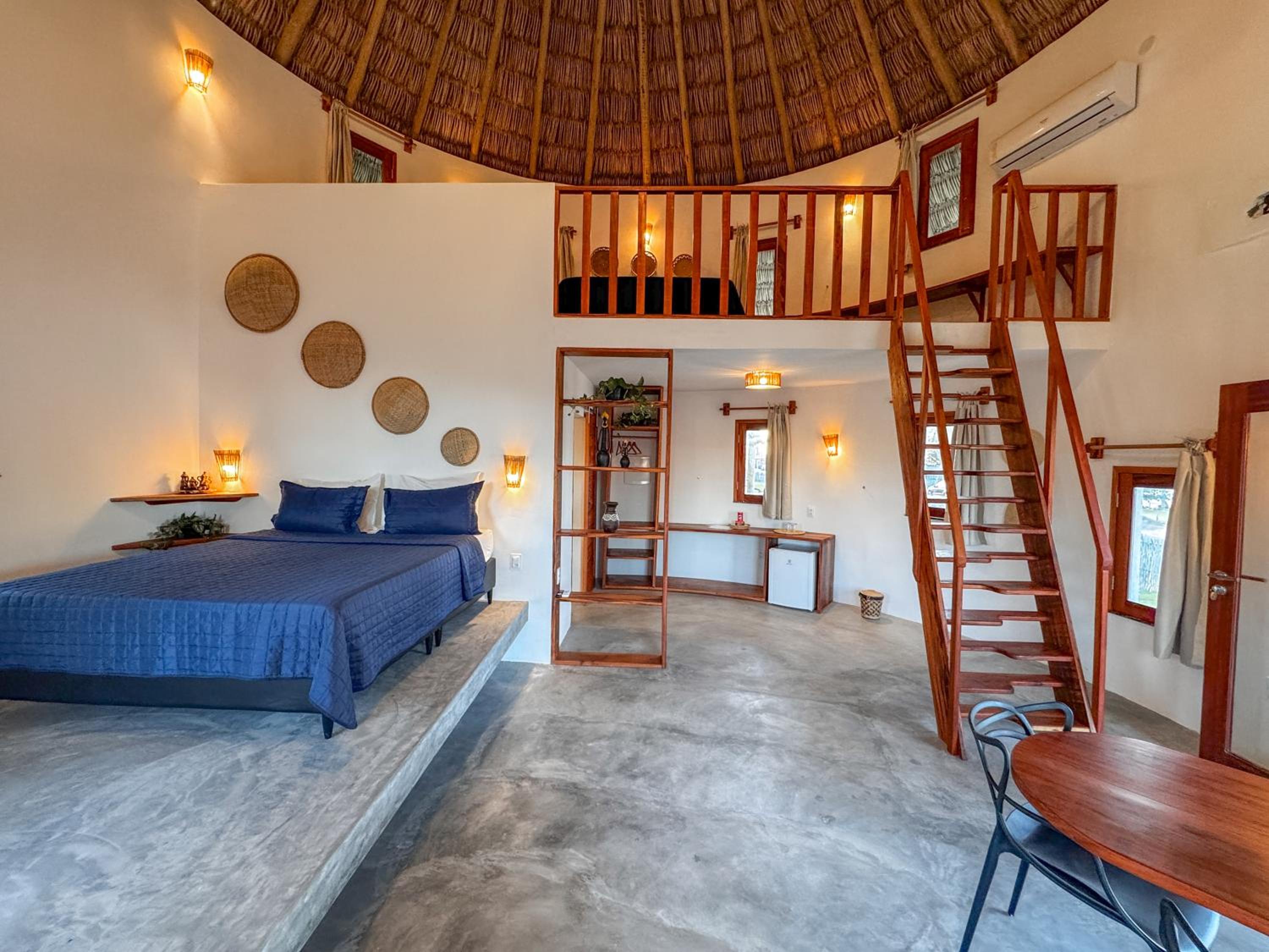 Deluxe Suite with Sea View photo 2