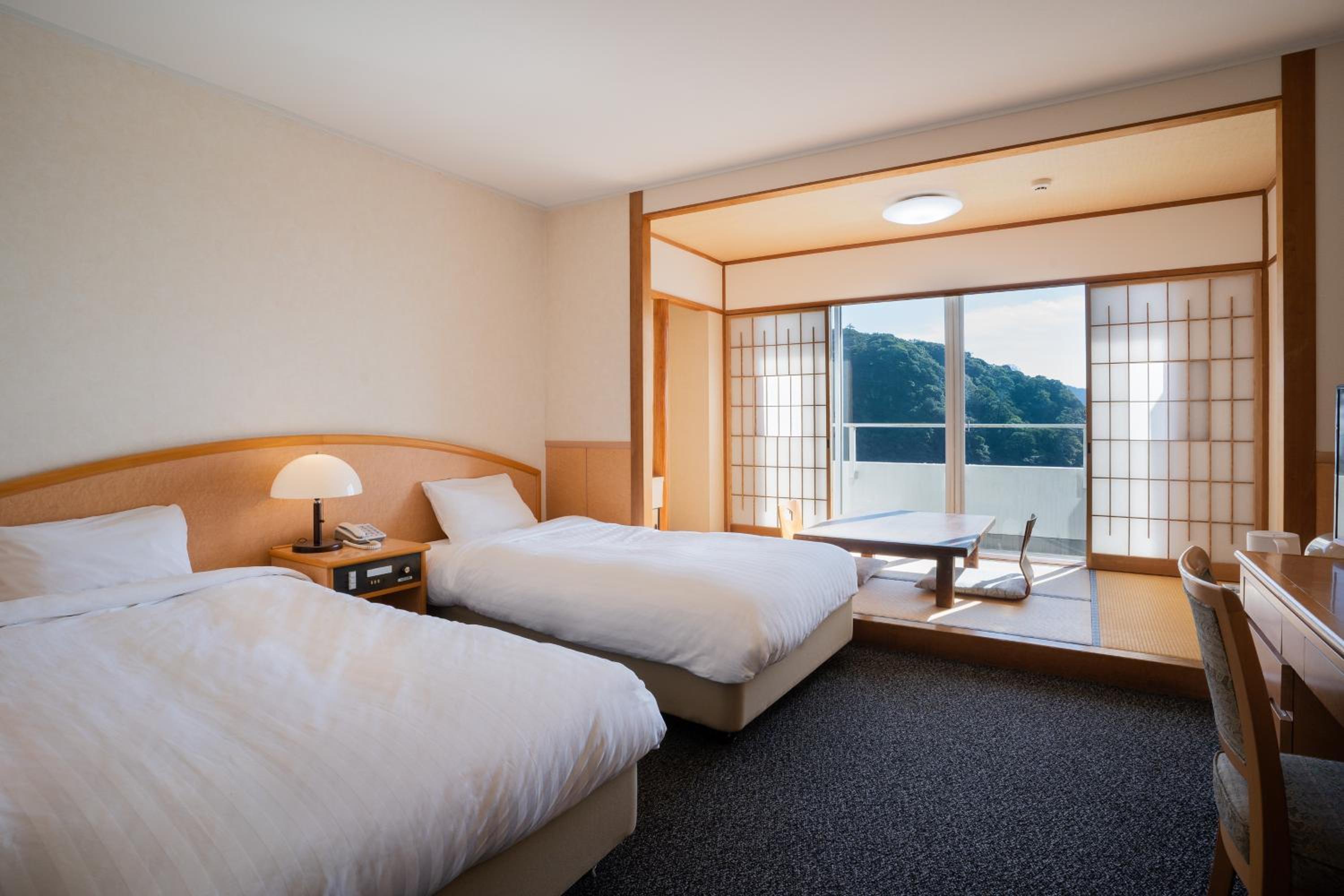 Twin Room with Tatami Area photo 2
